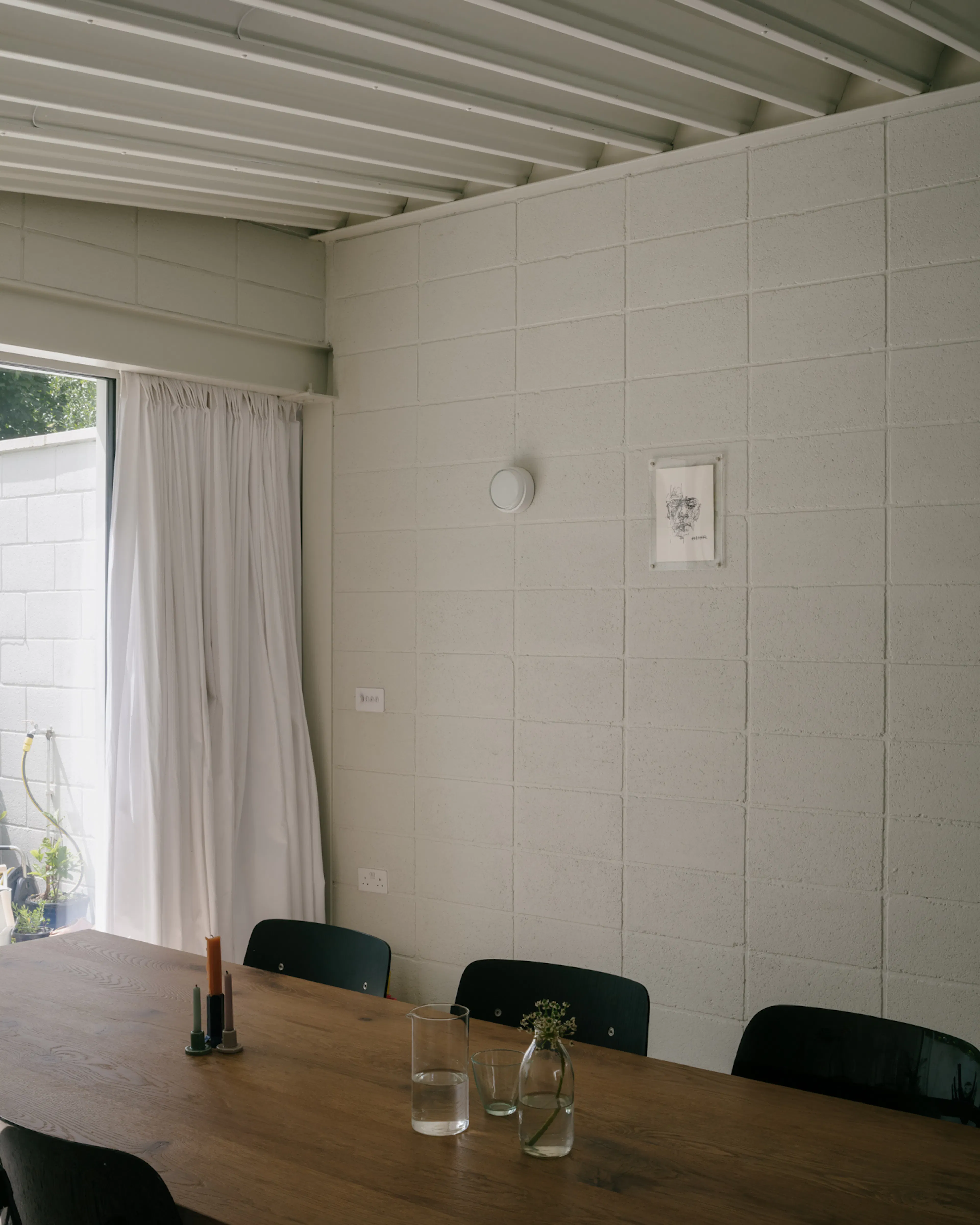 White Patio House — 38