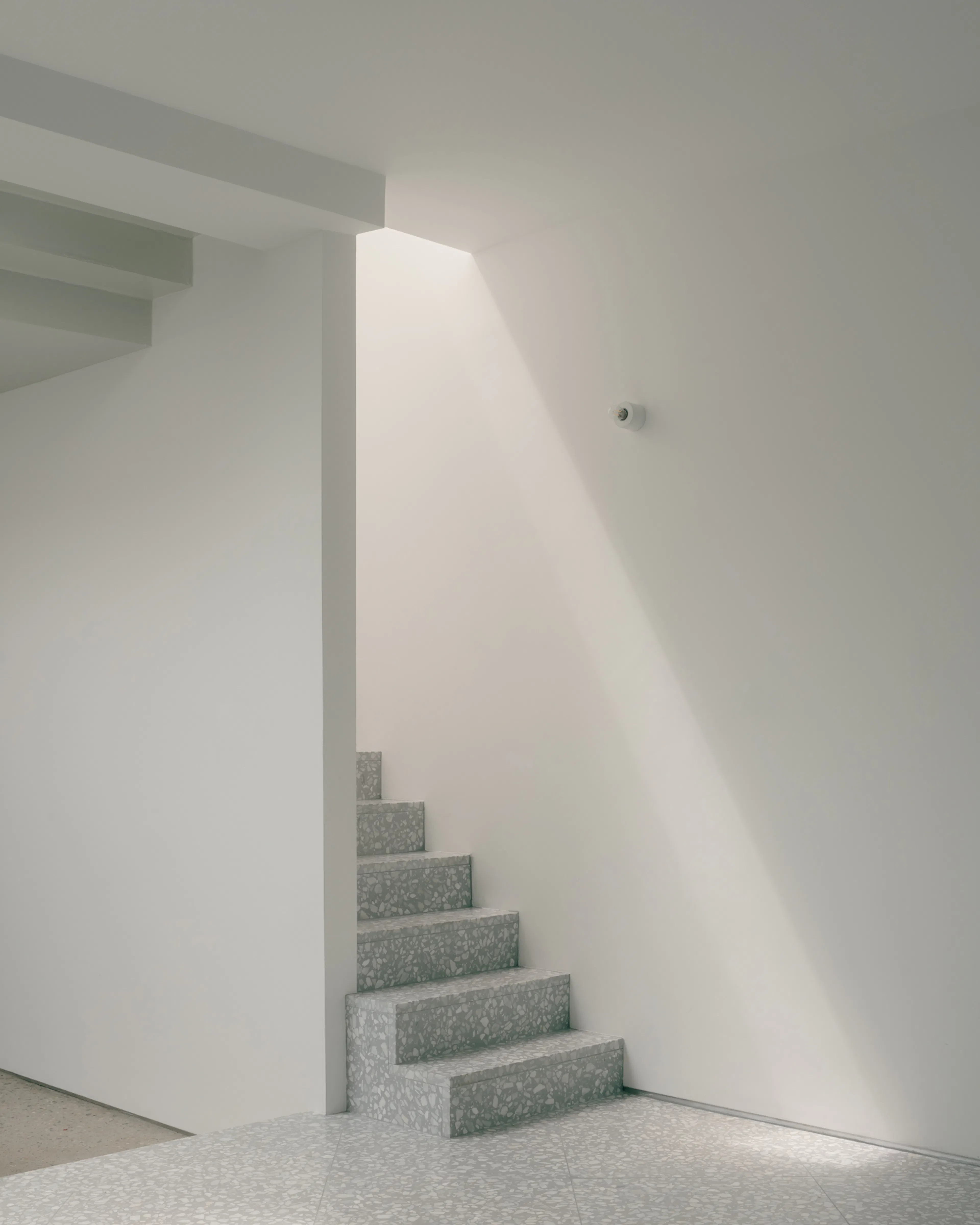 White Patio House — 40