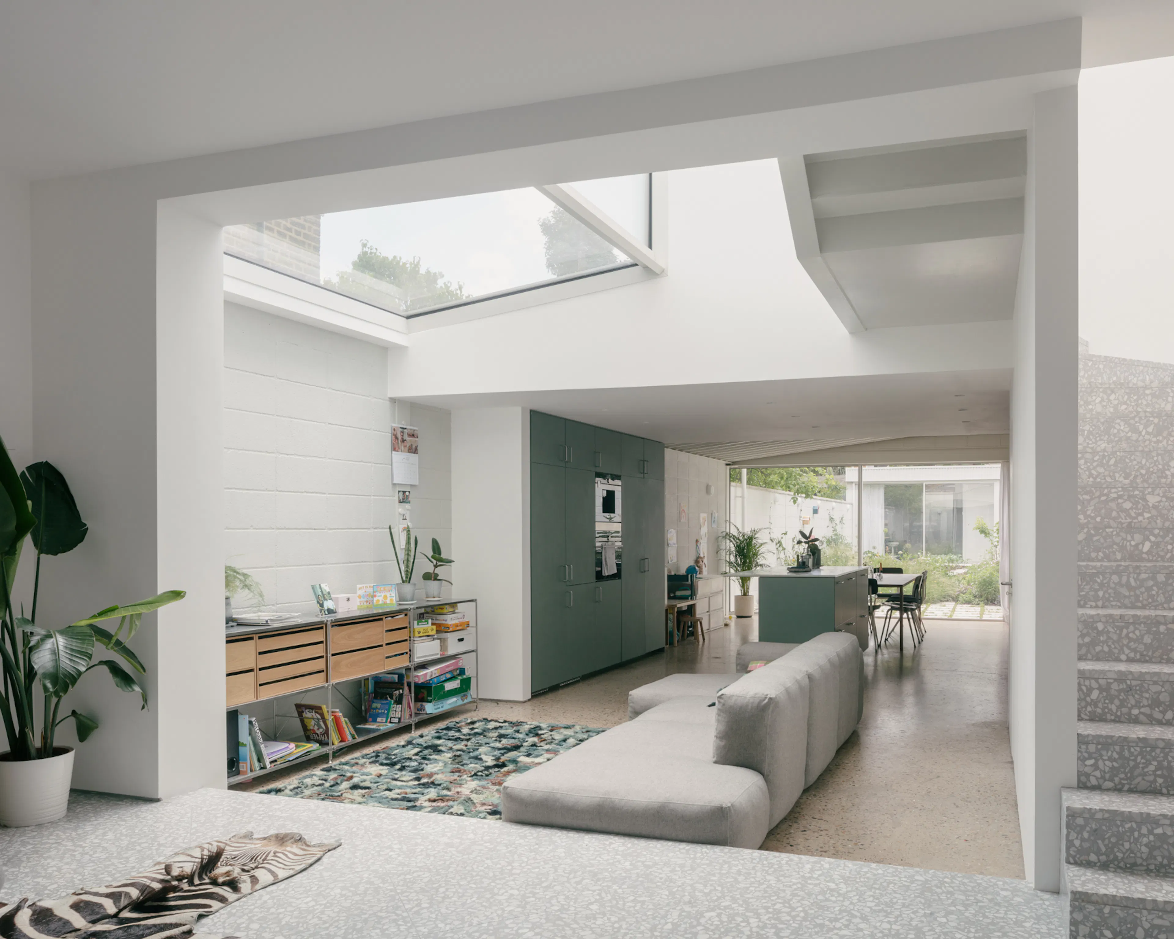 White Patio House — 42