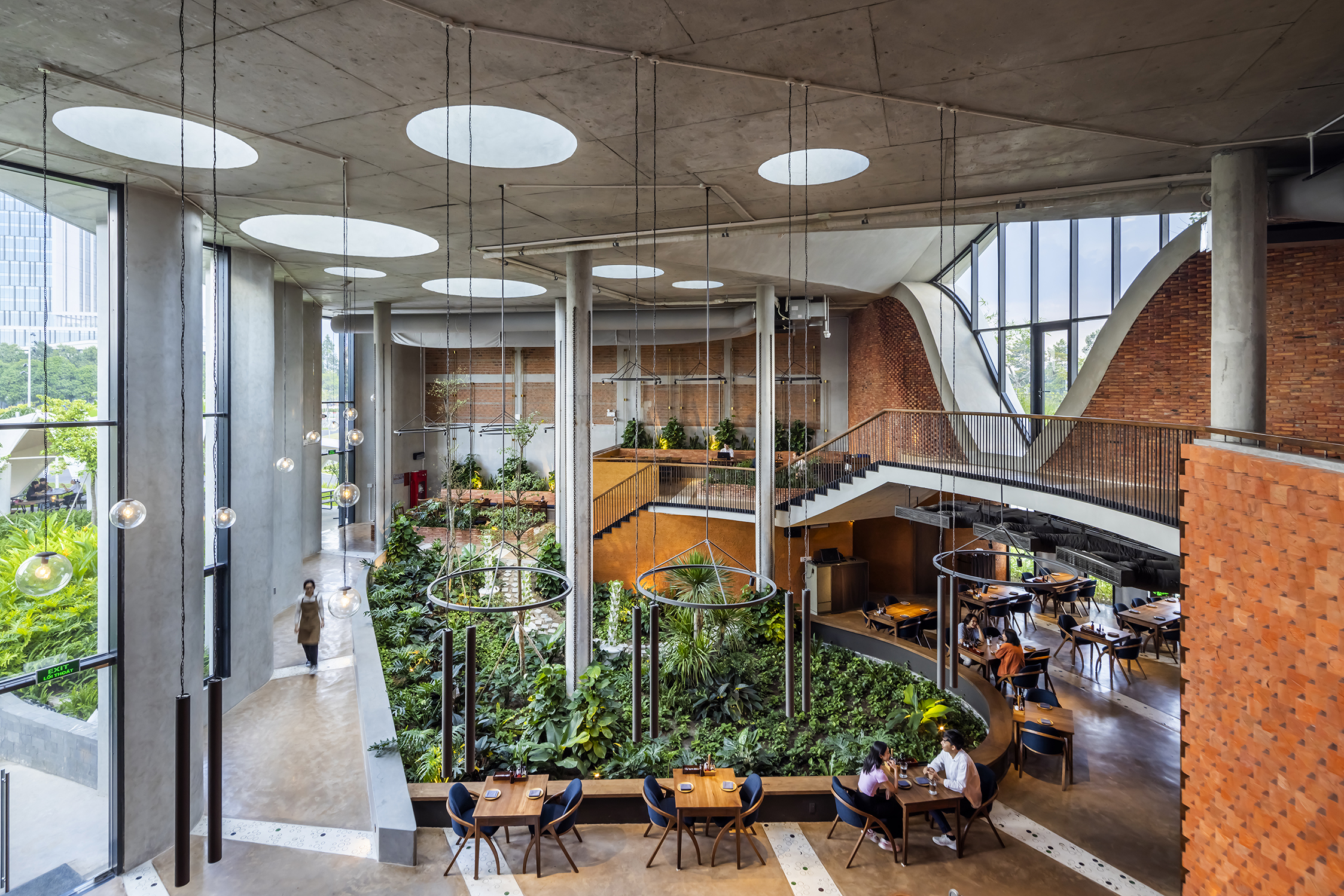 © Takashi Niwa Architects