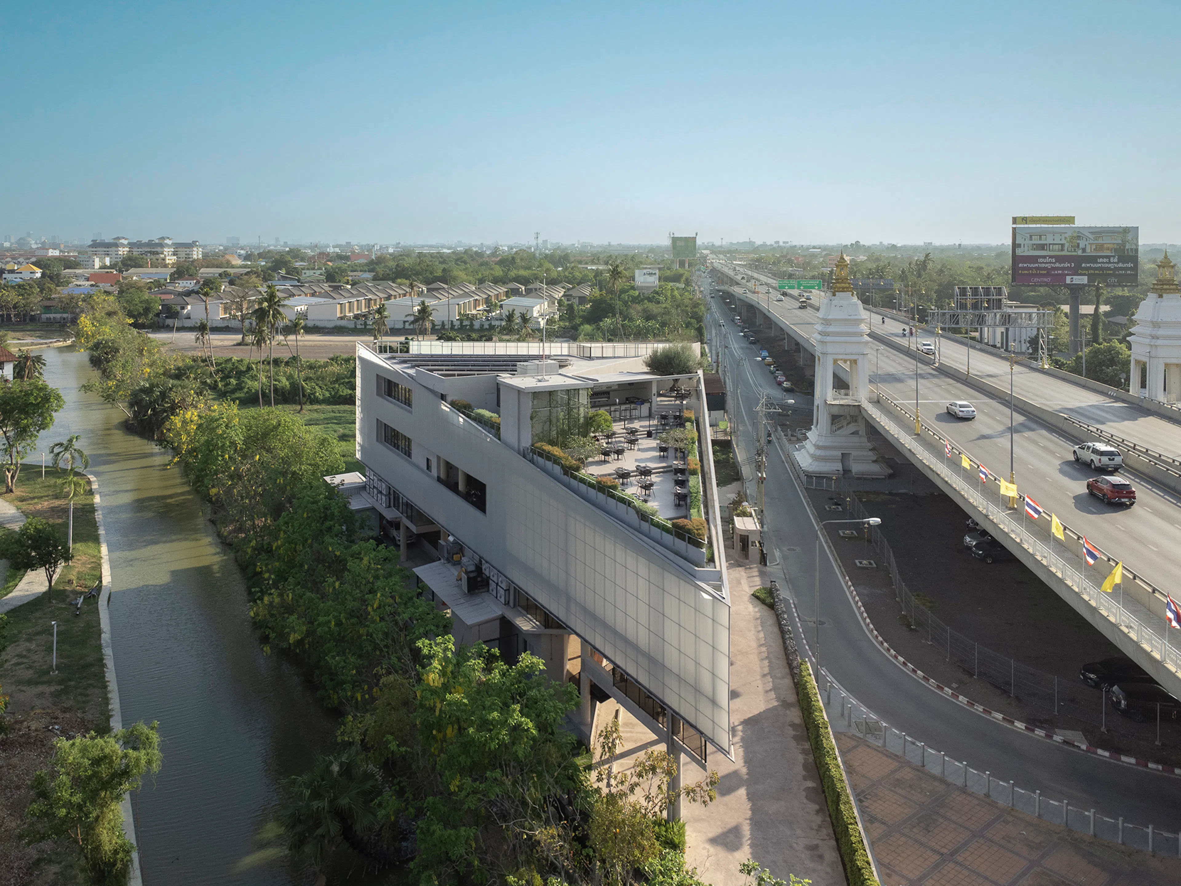 Khao Niao Restaurant + Onda Cafe — 6