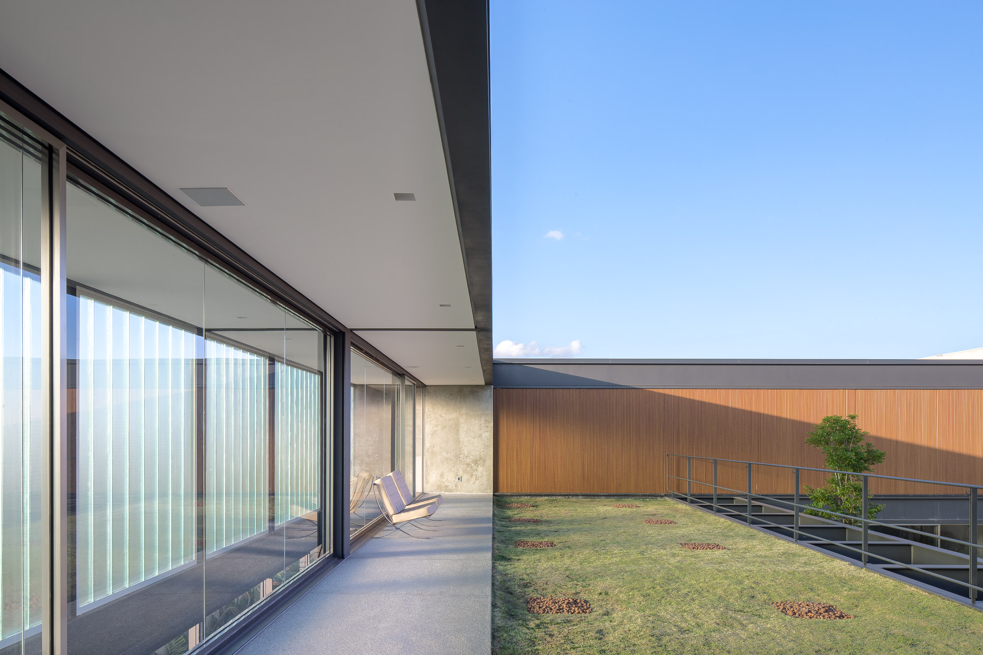 Ribas House by Estúdio MRGB - Architizer