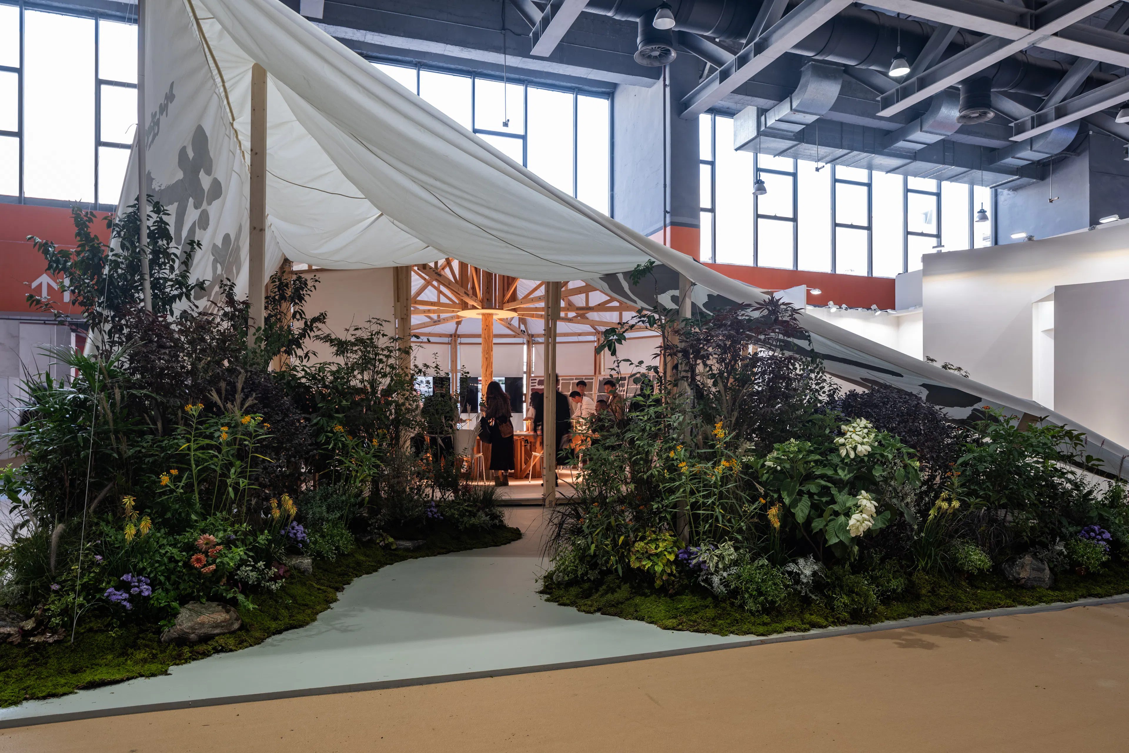 ONEFORALL Showroom - “Our Wooden Garden” — 11