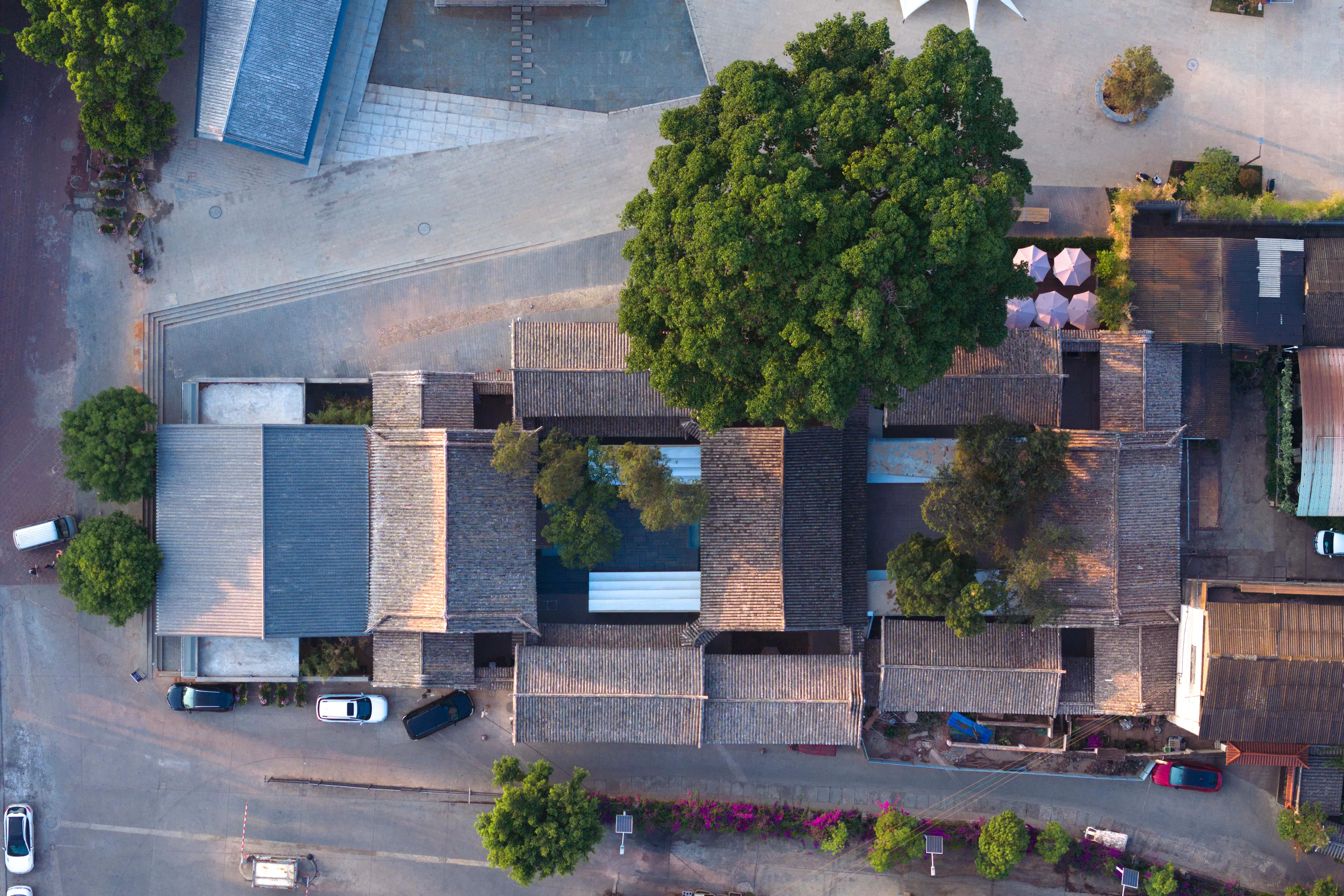 Weishan Chongzheng Academy Bookstore of Librairie Avant-Garde — 4