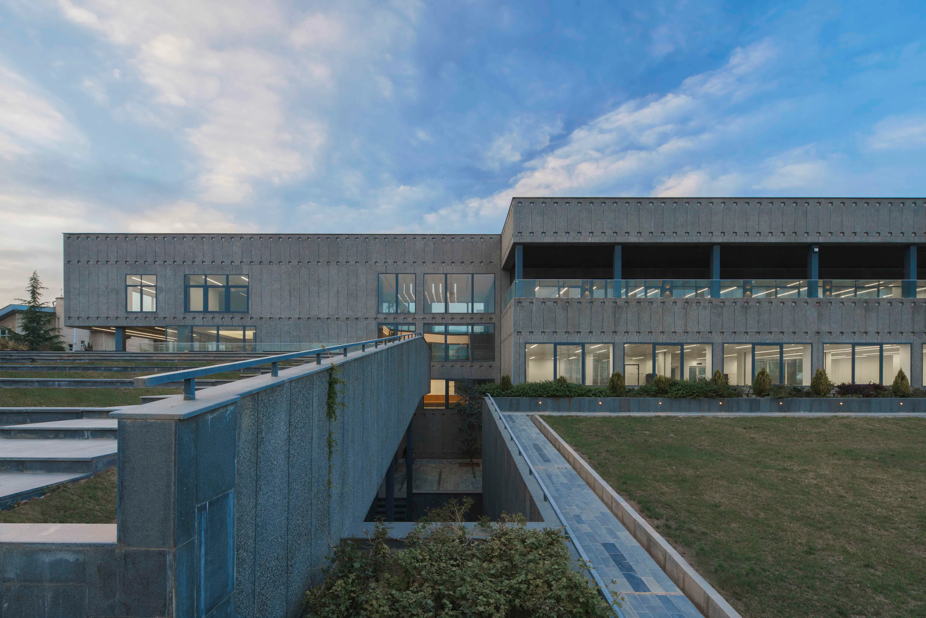 Aptus Factory Showroom — 2