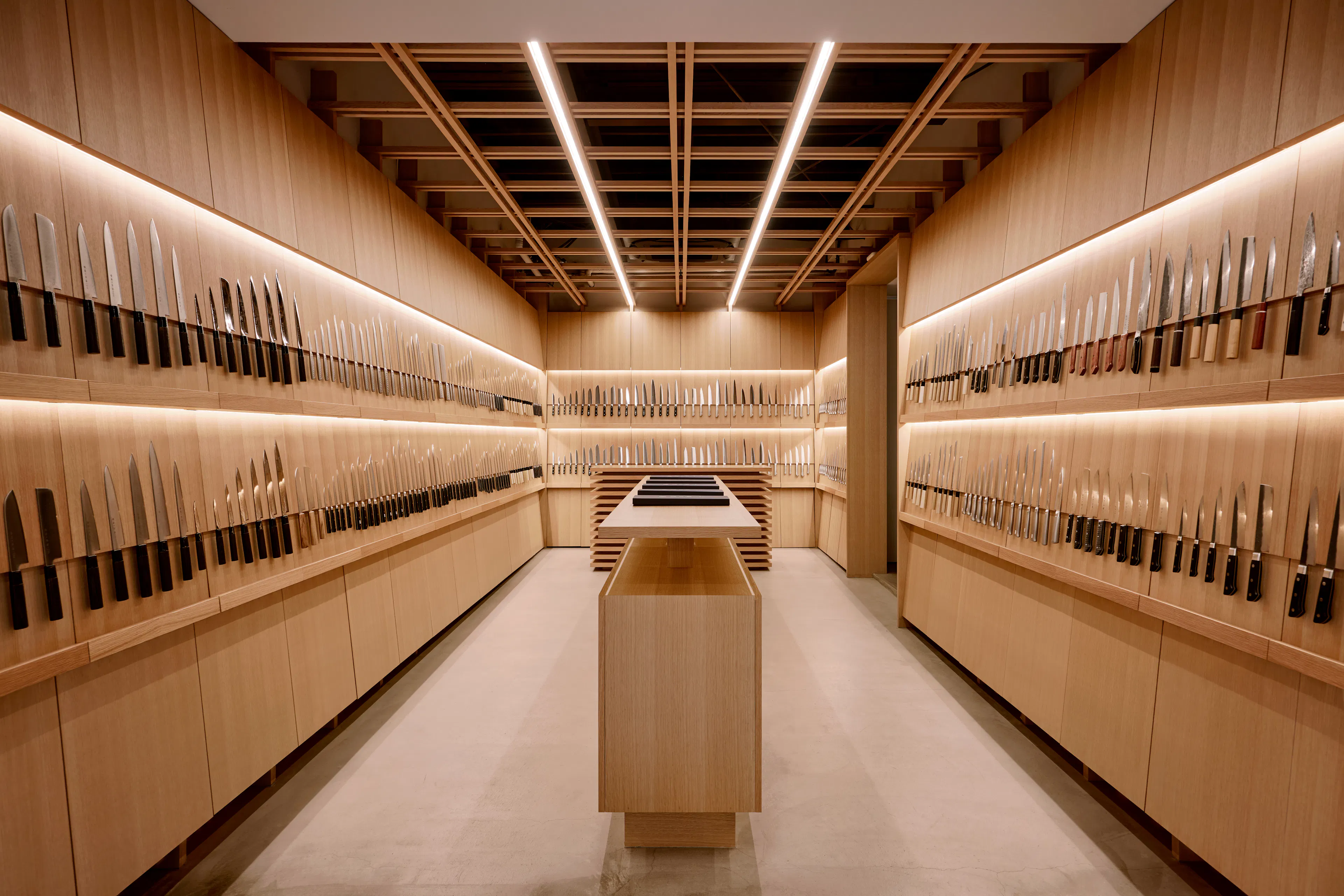 Tojiro Knife Gallery Osaka — 3