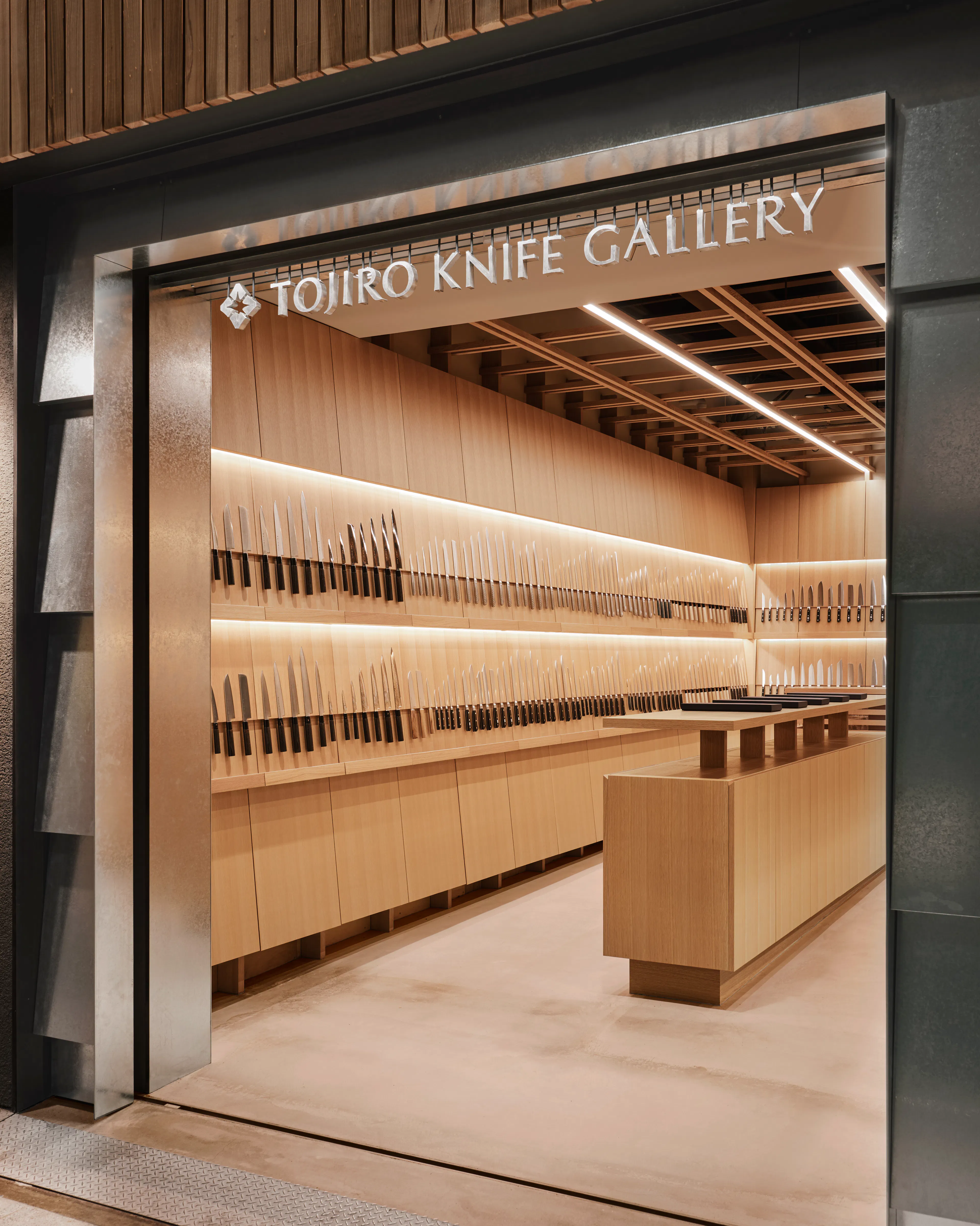 Tojiro Knife Gallery Osaka — 6