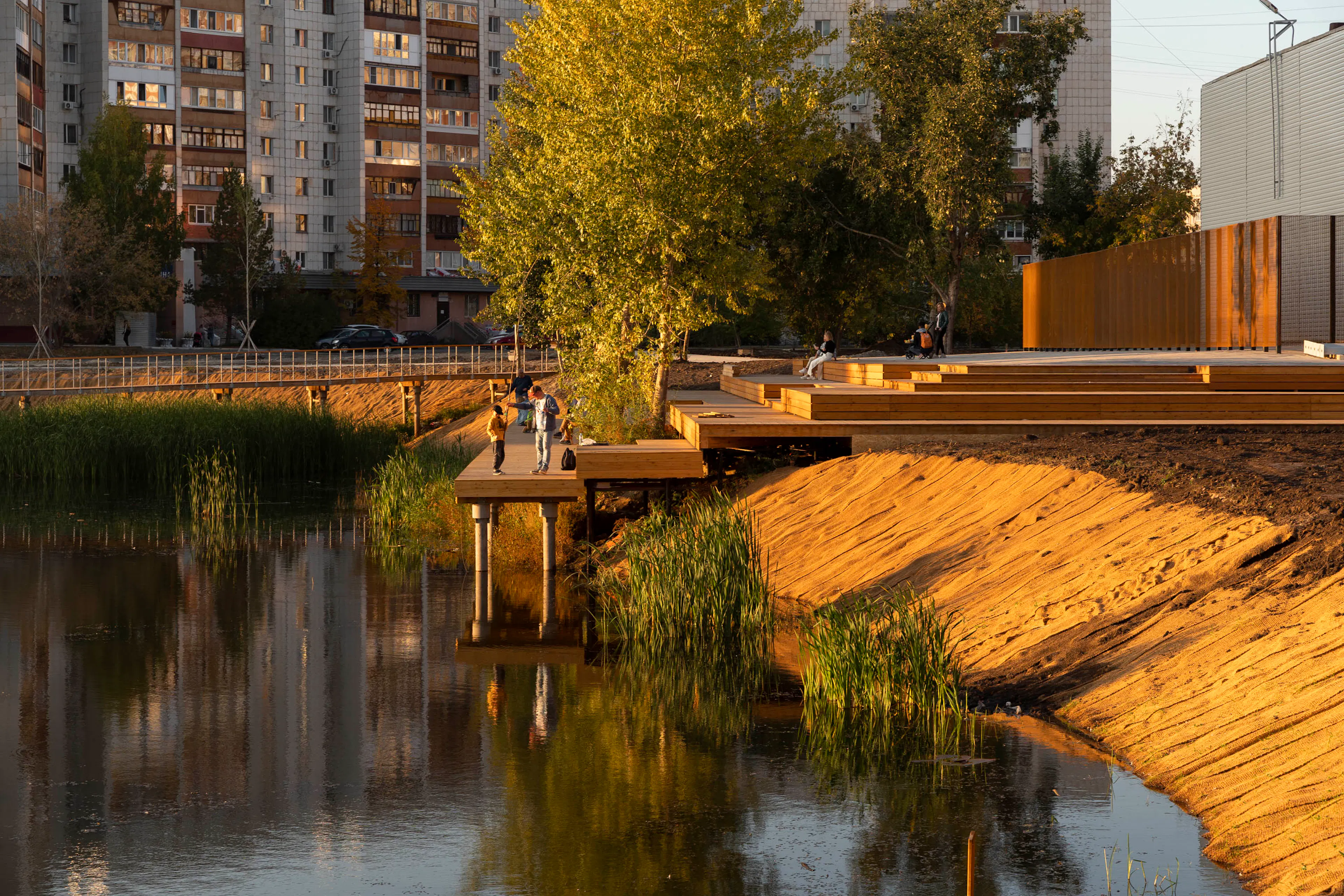 Multifunctional community center based on parking in the "European Riverfront" — 30