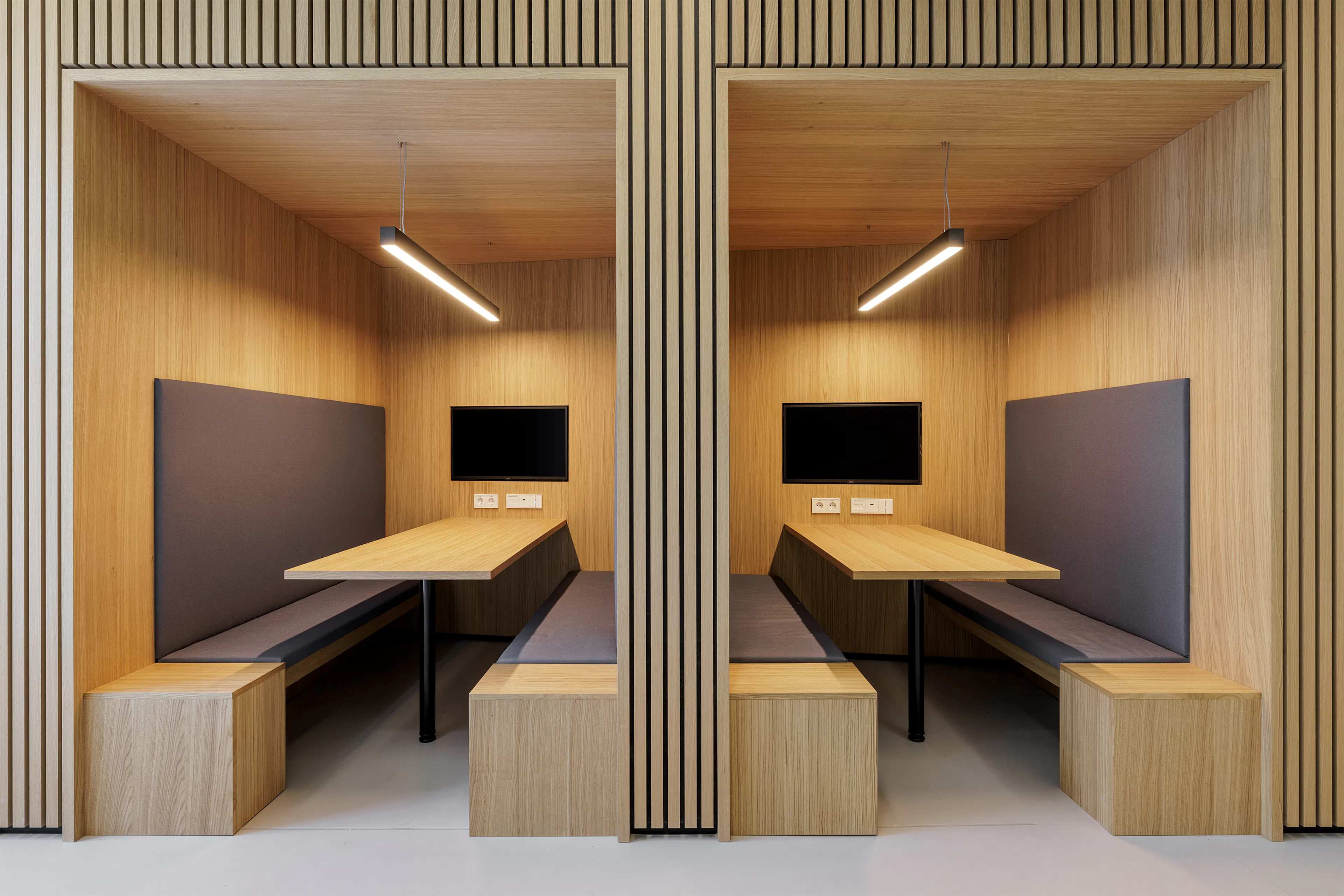 Grande Arme-l1ve, restructuring modernism — 22