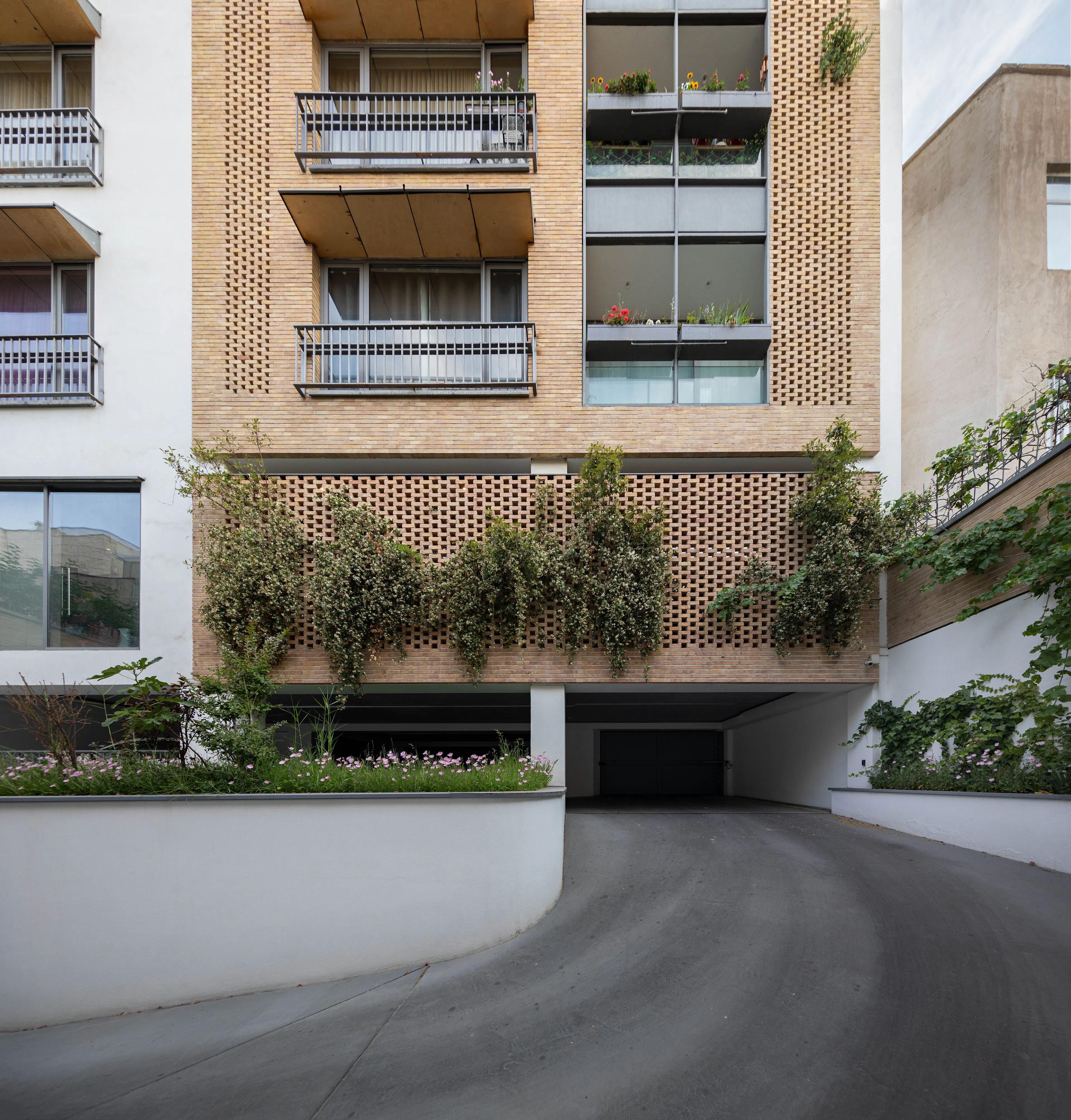 Peyvand Residential Building — 5