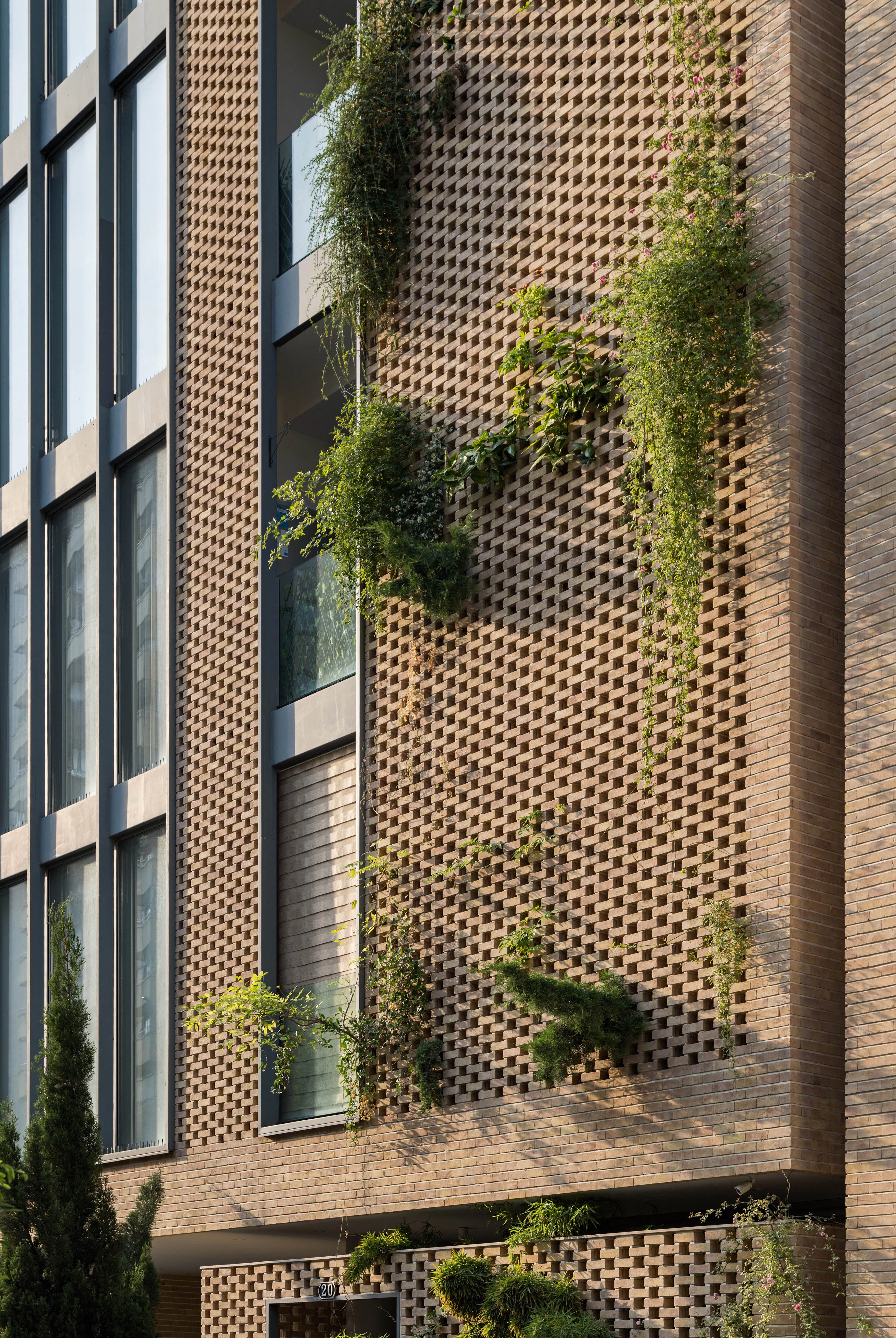 Peyvand Residential Building — 9