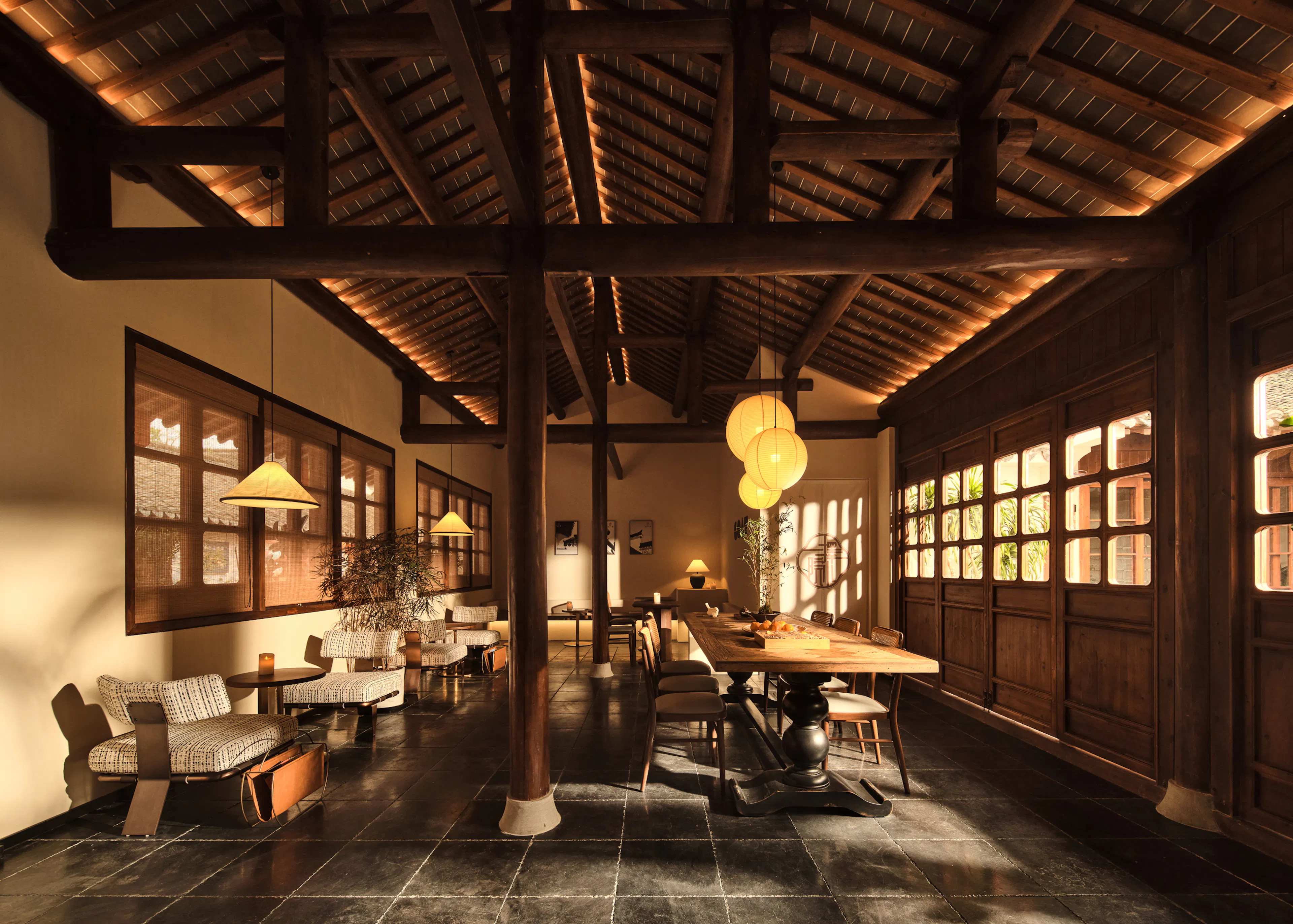 Offic of FAST RETAILING (CN) — 20