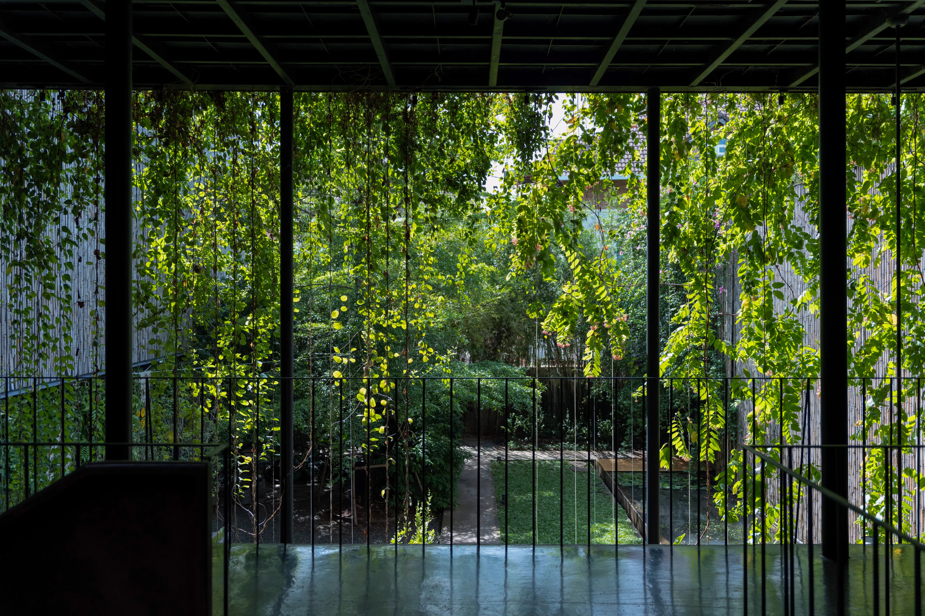 THE VIBES CO-SPACE — 24