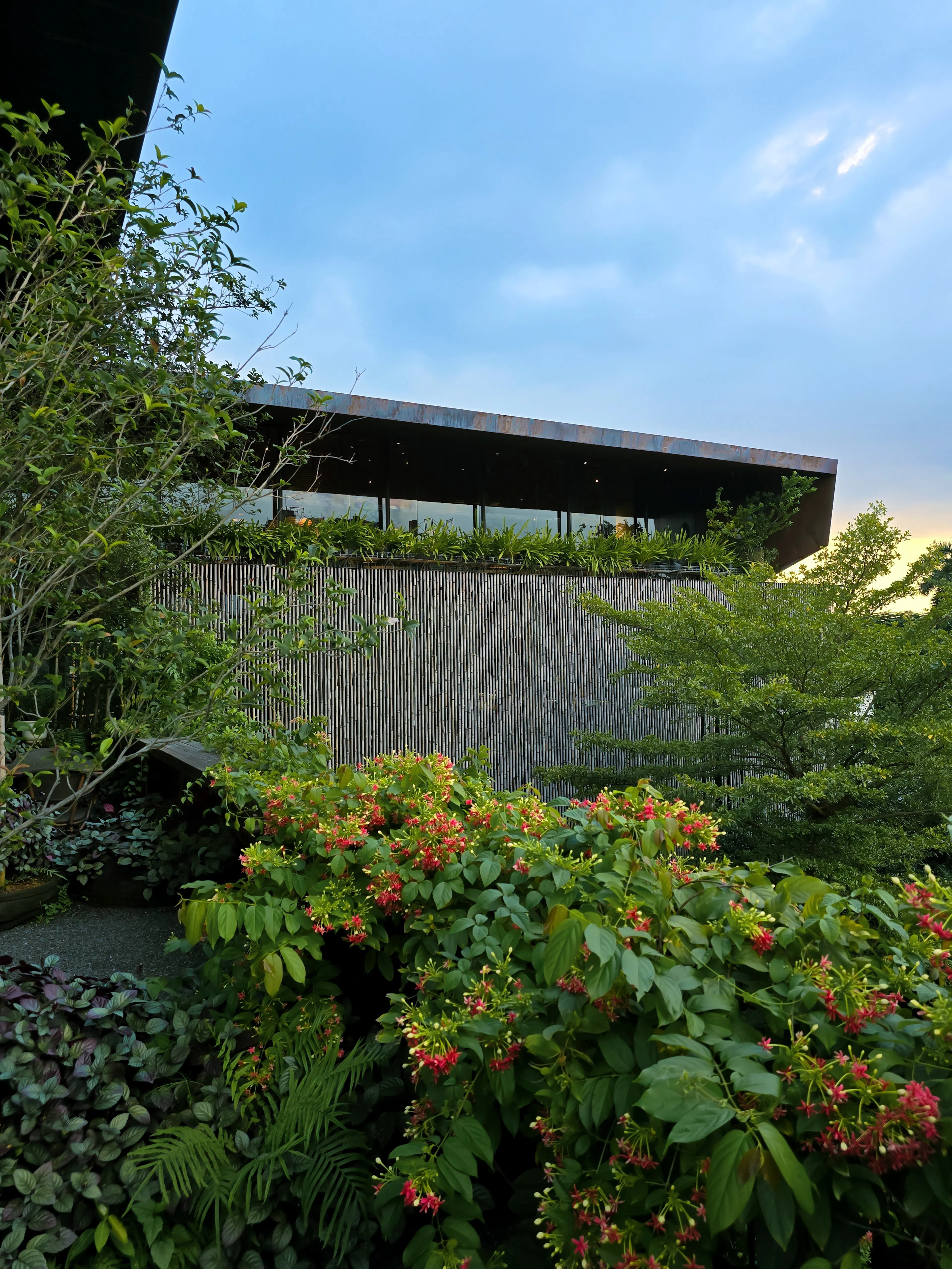 THE VIBES CO-SPACE — 32