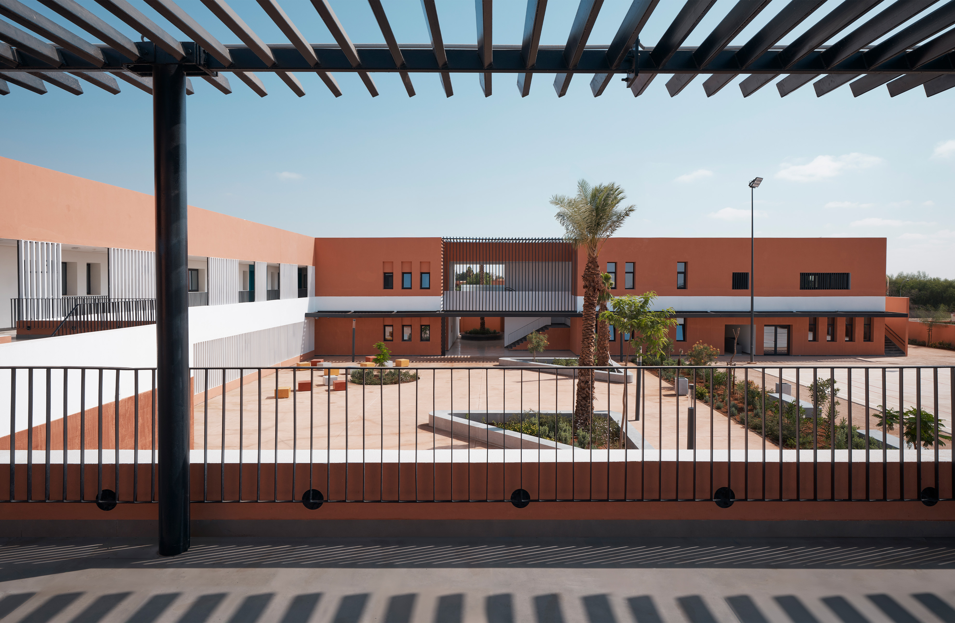 Cour du campus Jacques-Majorelle de Benguerir