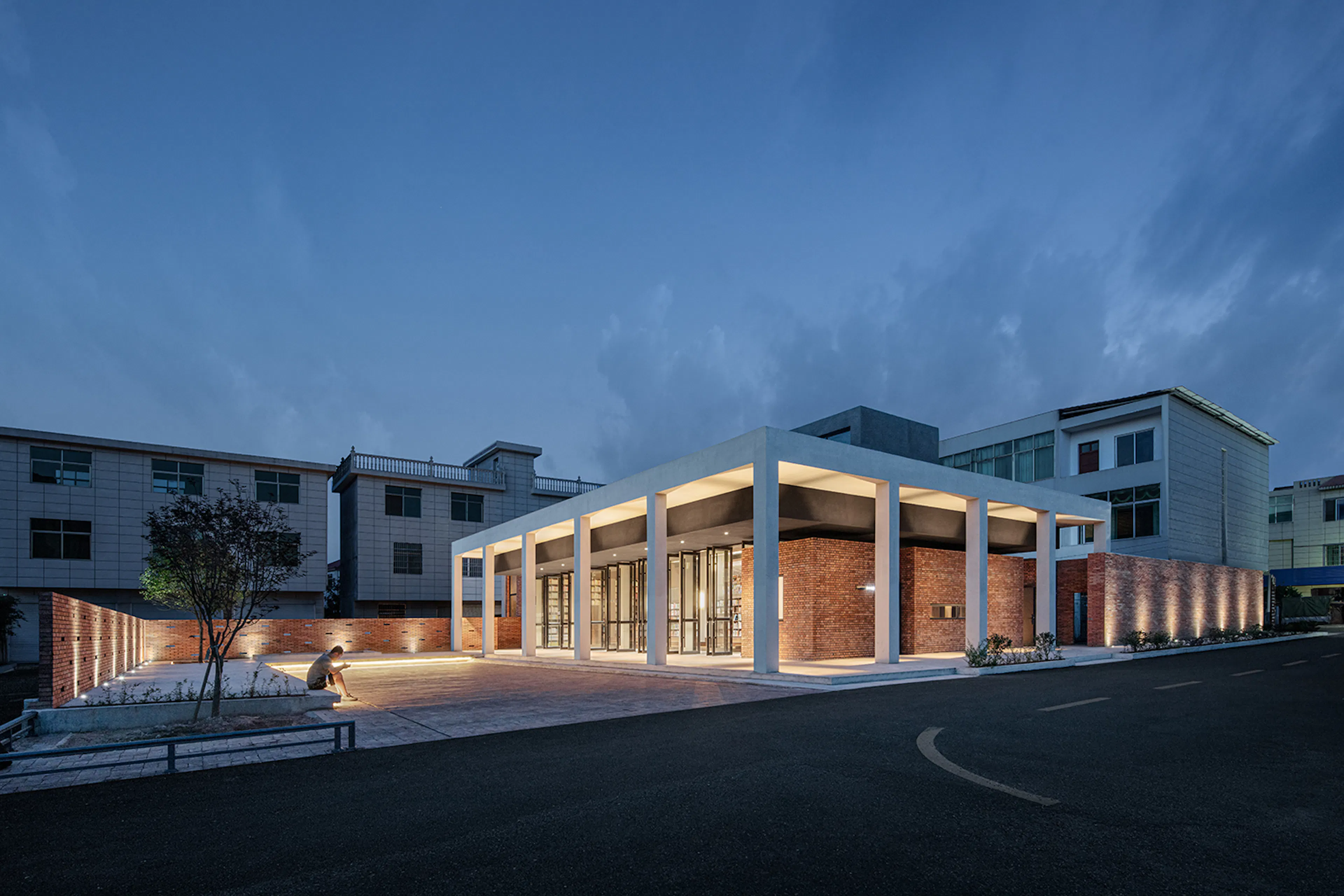 Offic of FAST RETAILING (CN) — 15