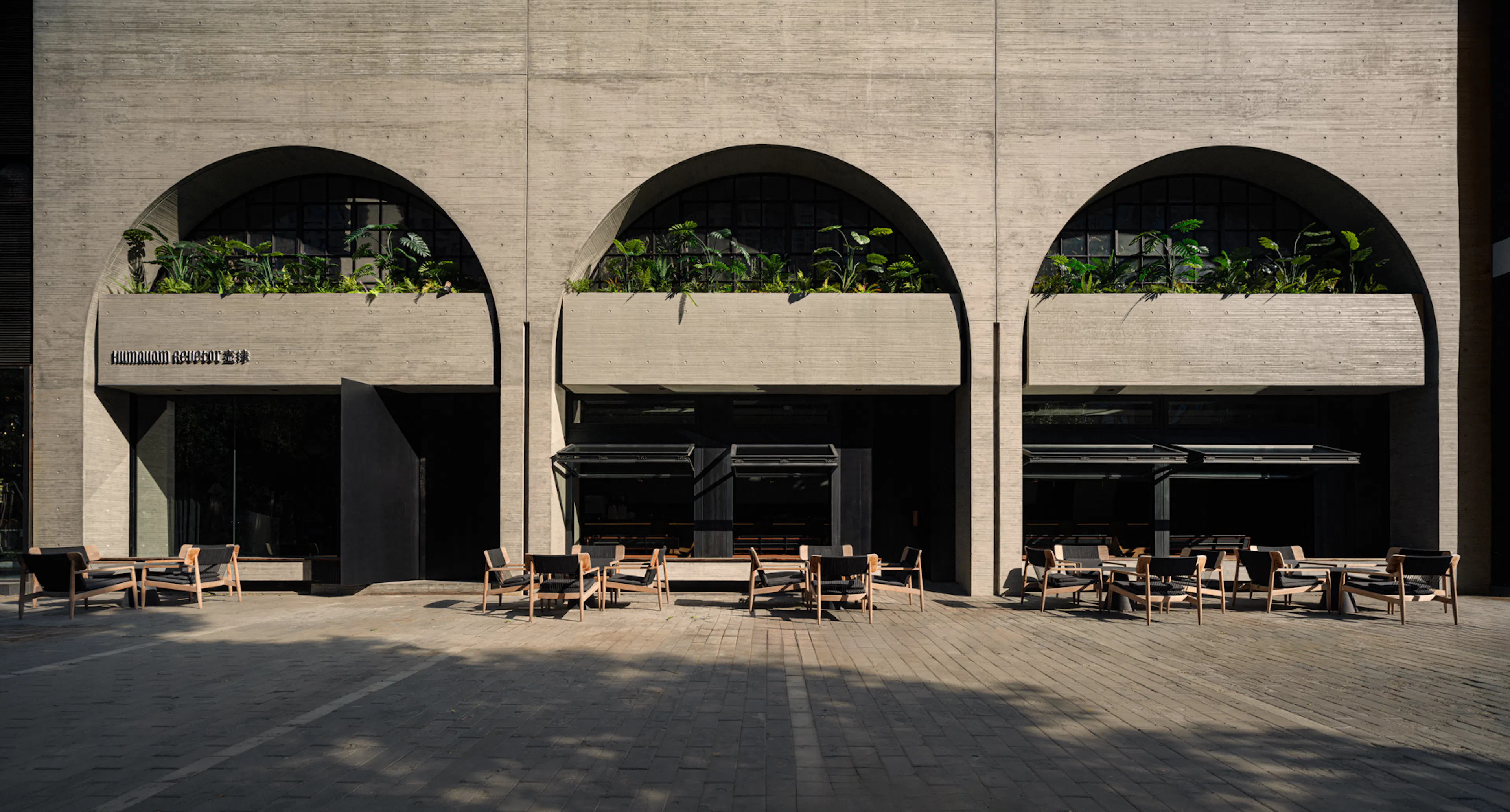 The Whisky Bar with a Concrete Identity — 3