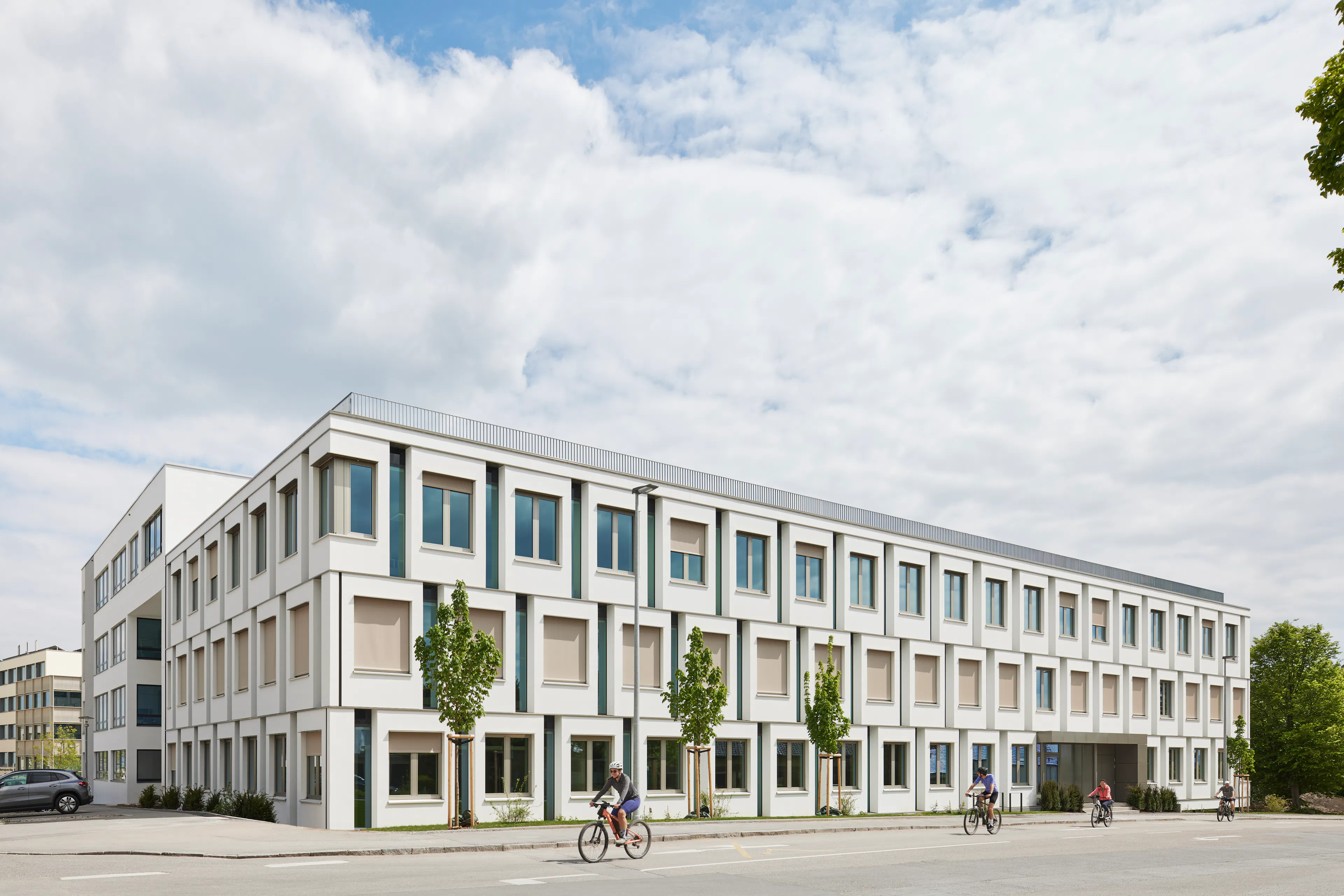 Annex to house research, practices and human genetics laboratories