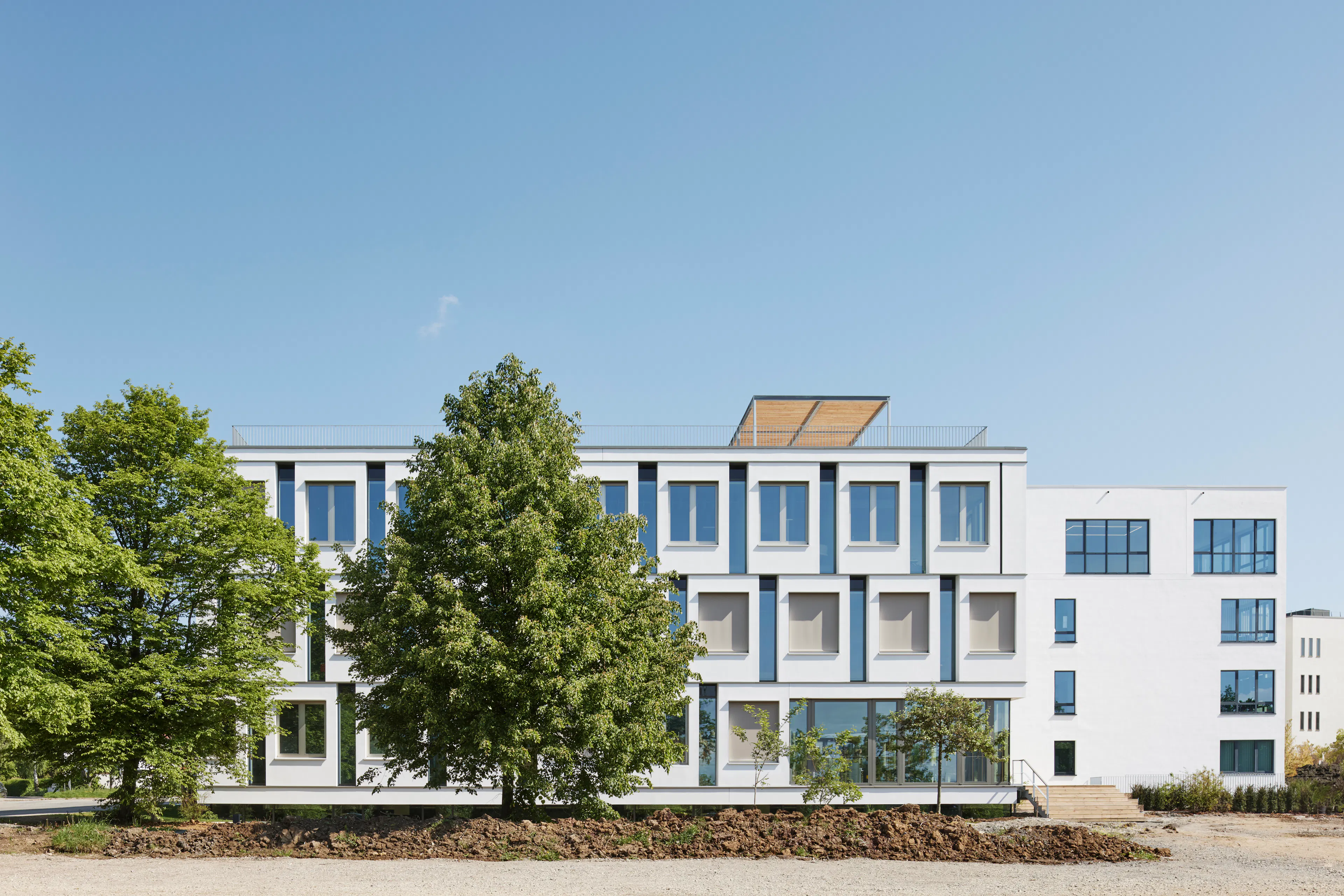 Annex to house research, practices and human genetics laboratories — 11