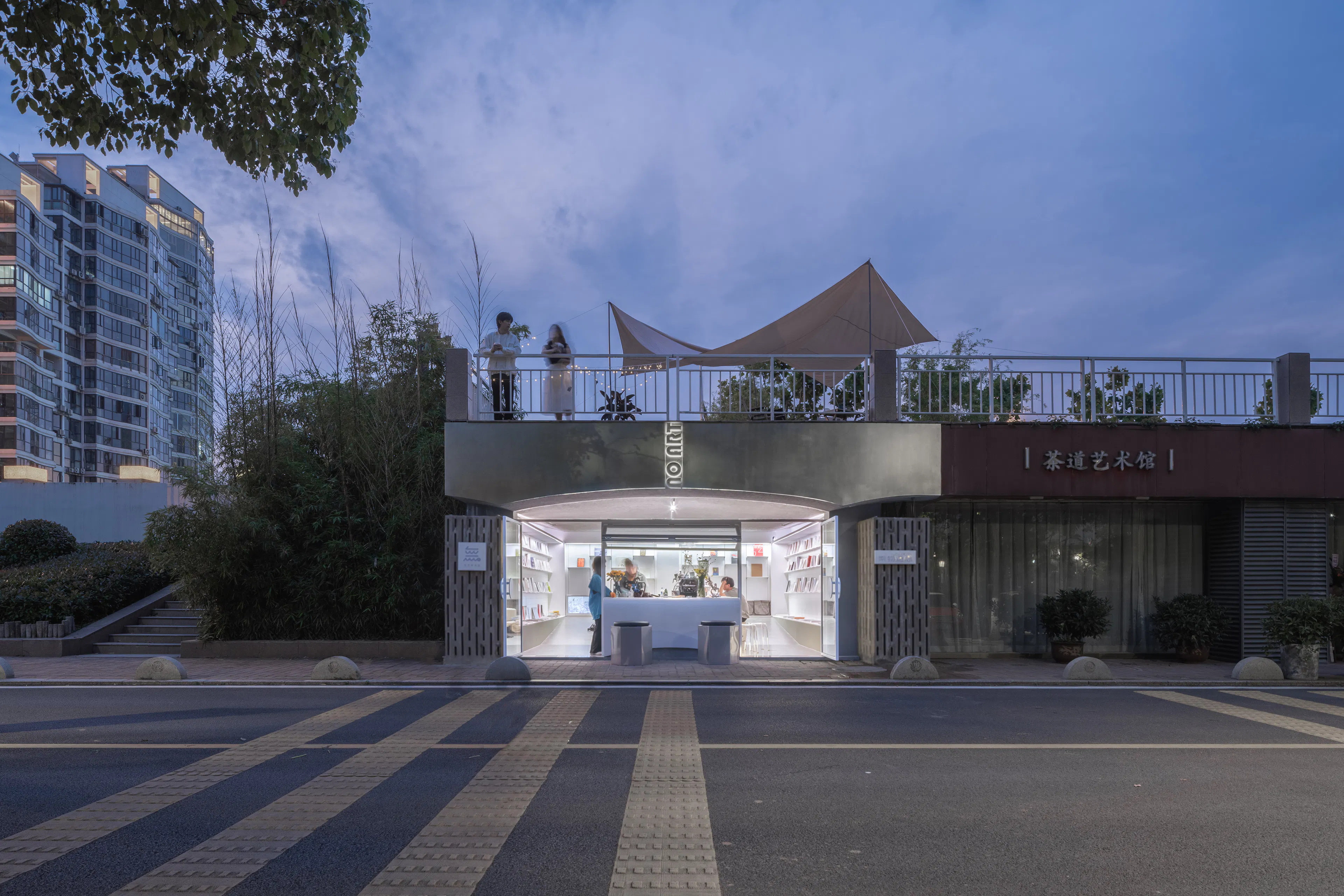 Sway in the Mountains: Miao Village Stilted Wooden House Hotel — 24