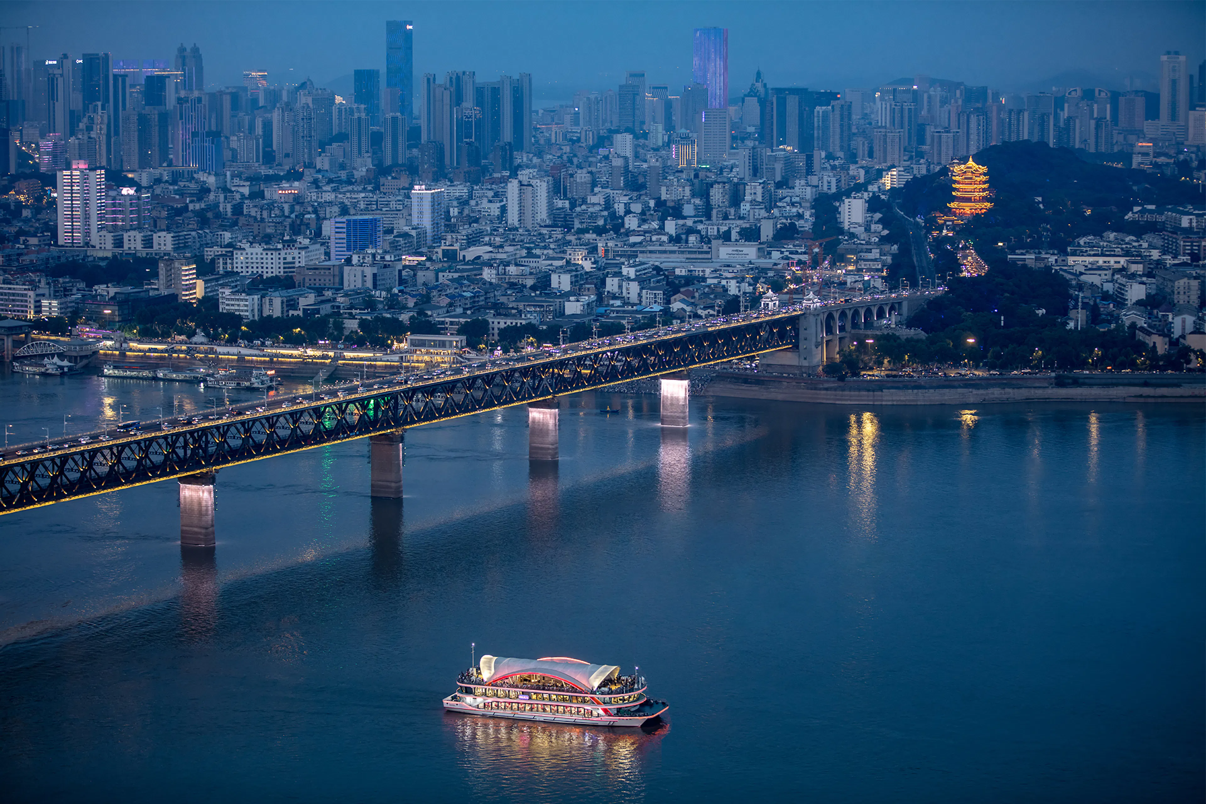 Sway in the Mountains: Miao Village Stilted Wooden House Hotel — 23