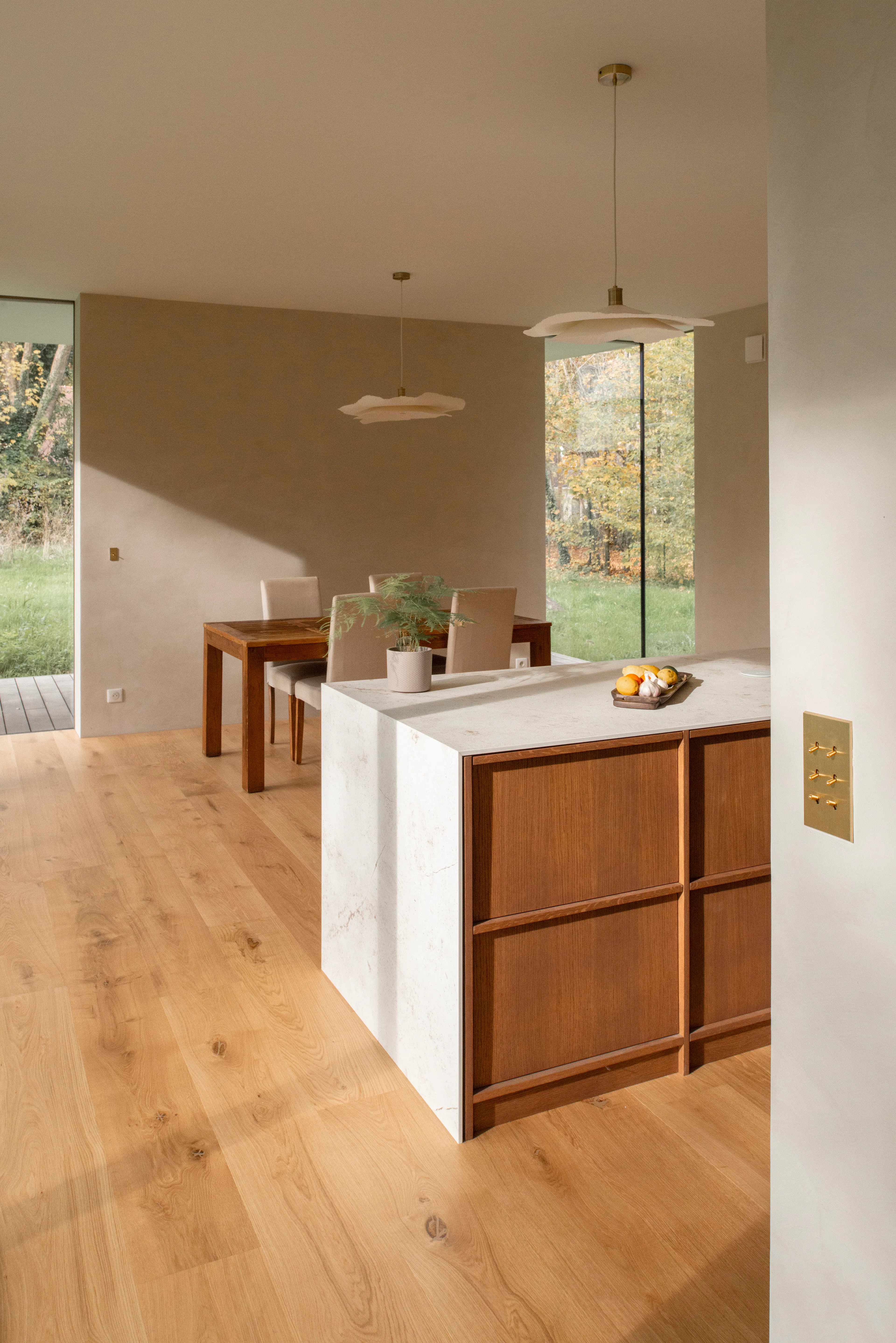 Sous les Ailes — 13