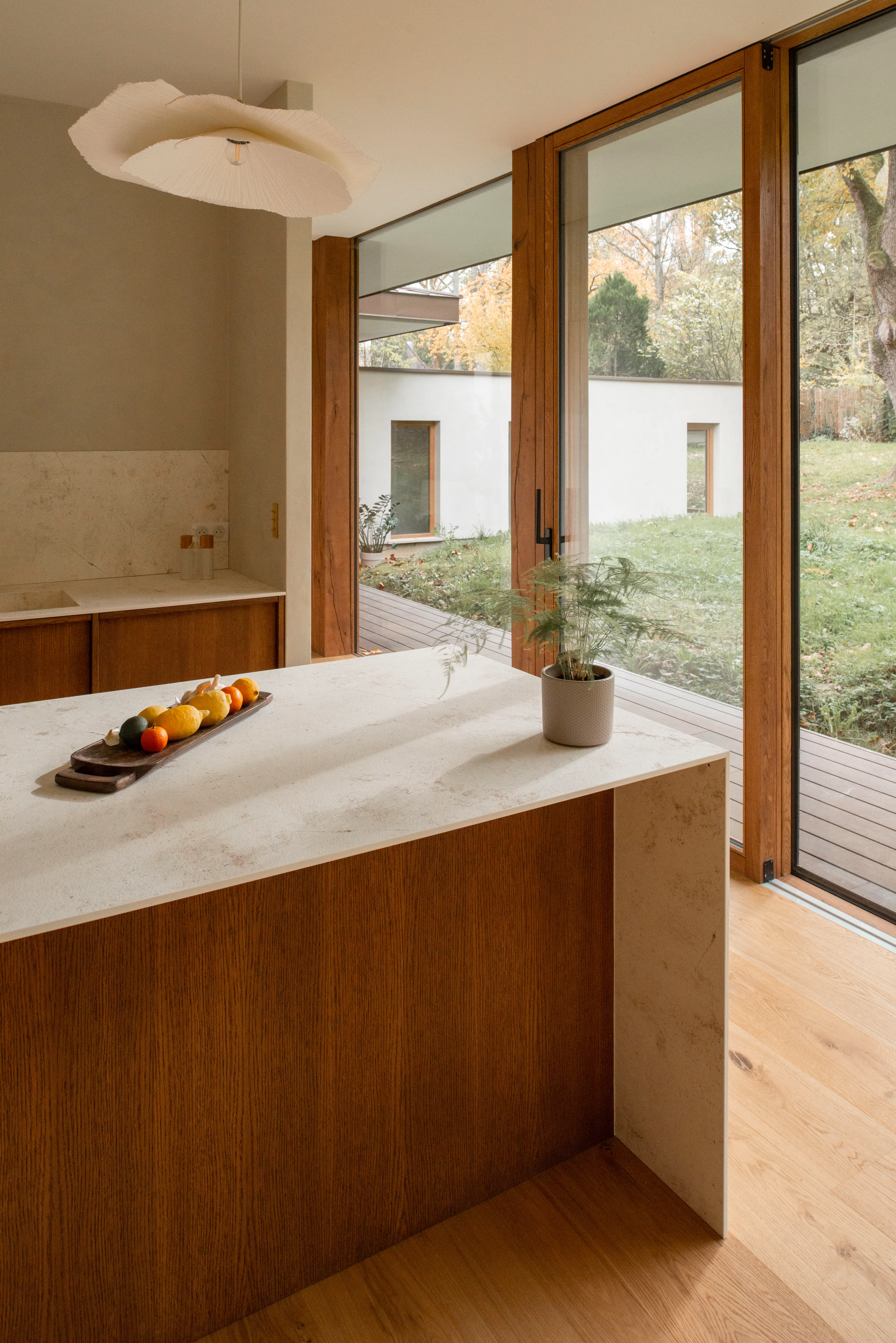 Sous les Ailes — 14