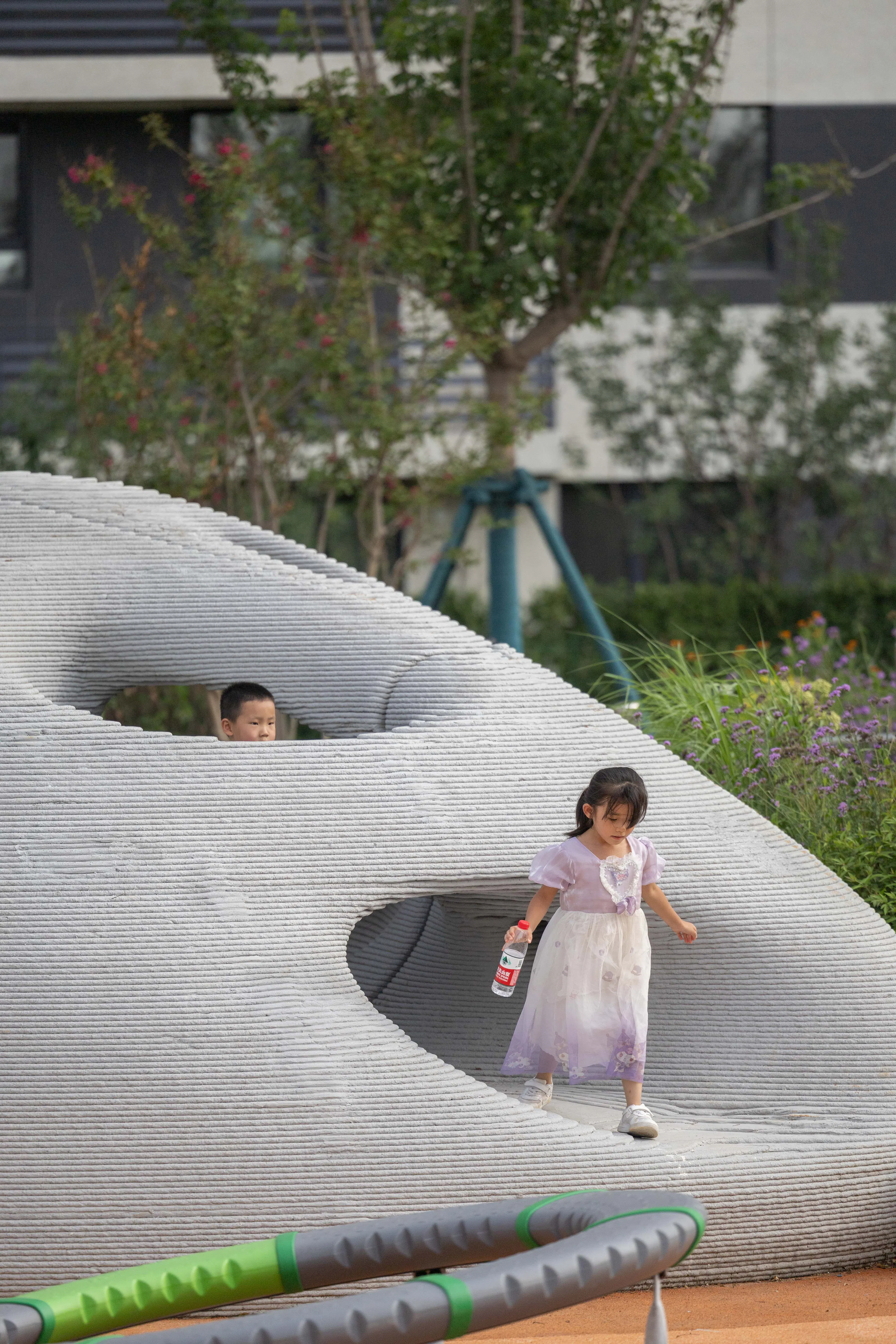 Boulder Park: The First 3D Concrete-Printed Playground — 38