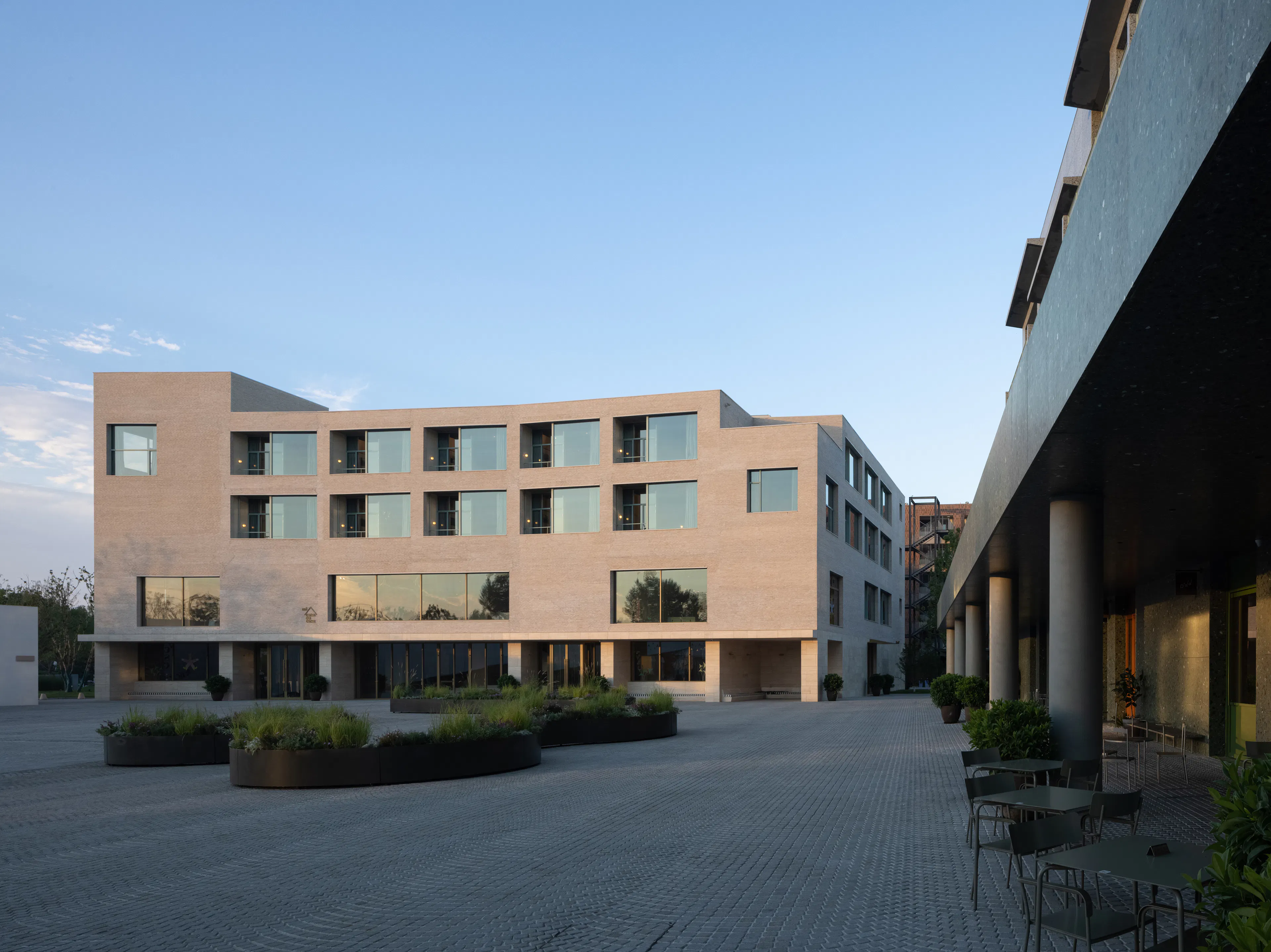 Juanzong Books and Eureka! Touring Library at Aranya — 13