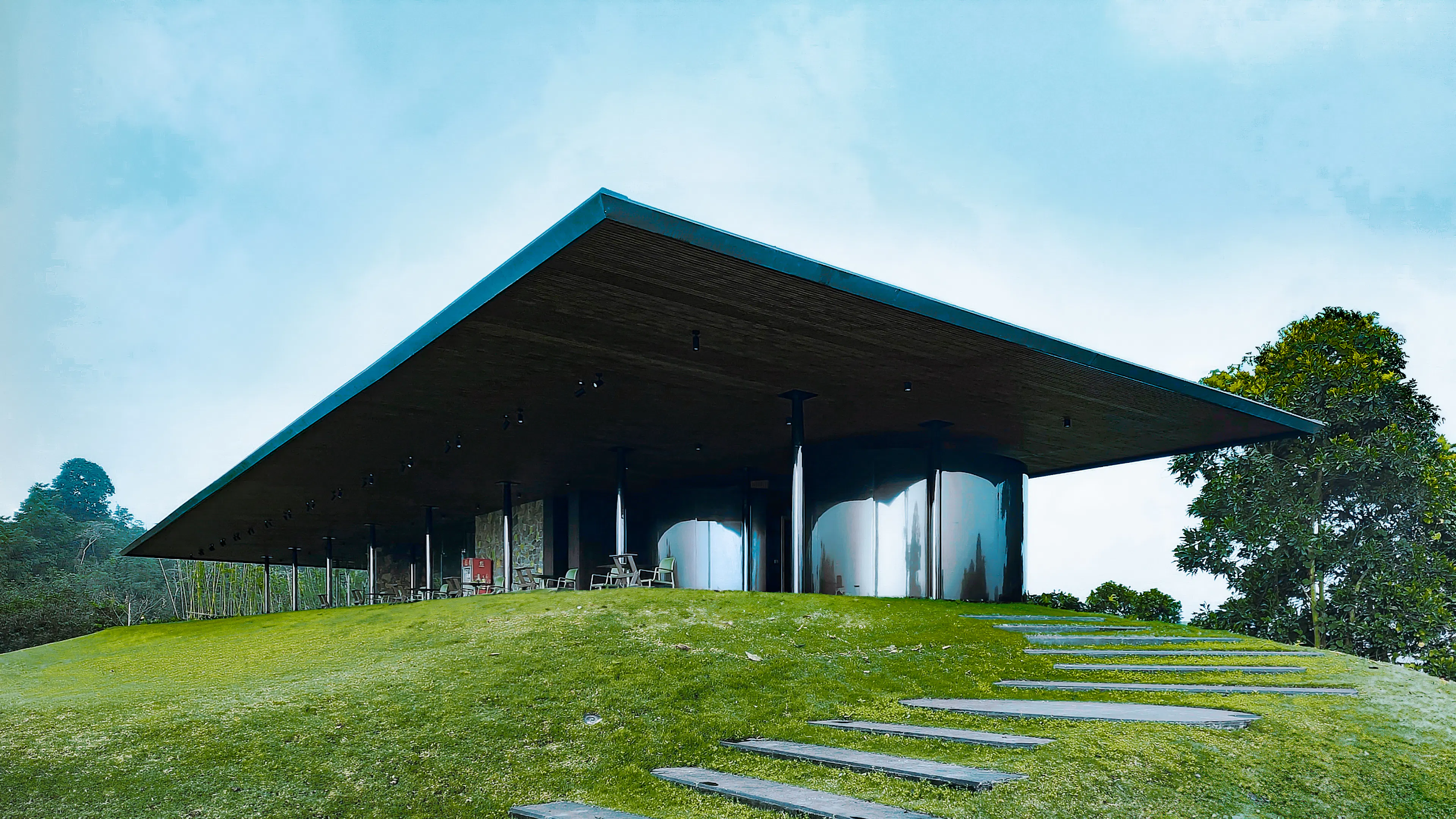 "The Indigo" Driving Range — 4