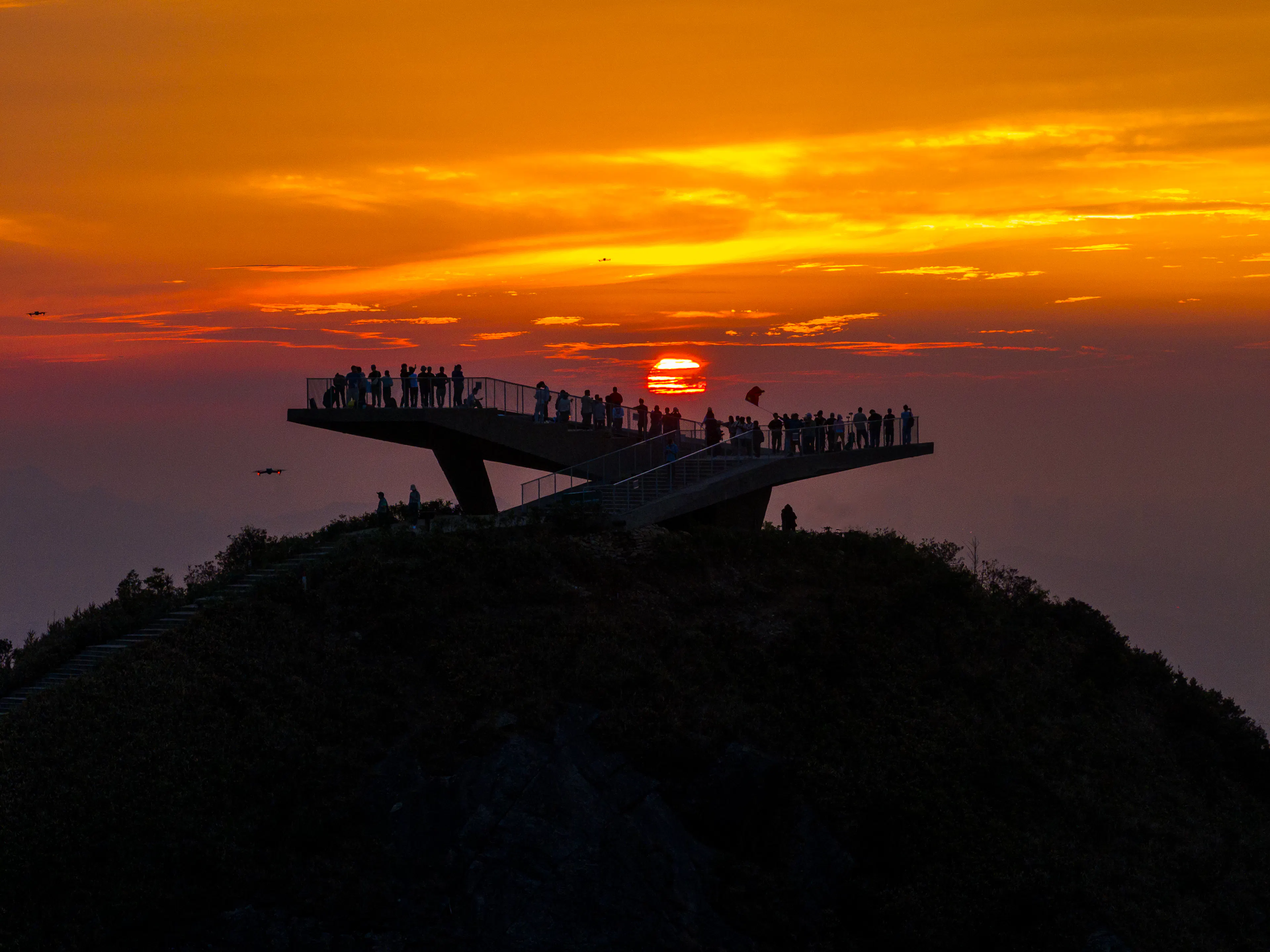Floating Cornice on the Brook — 18
