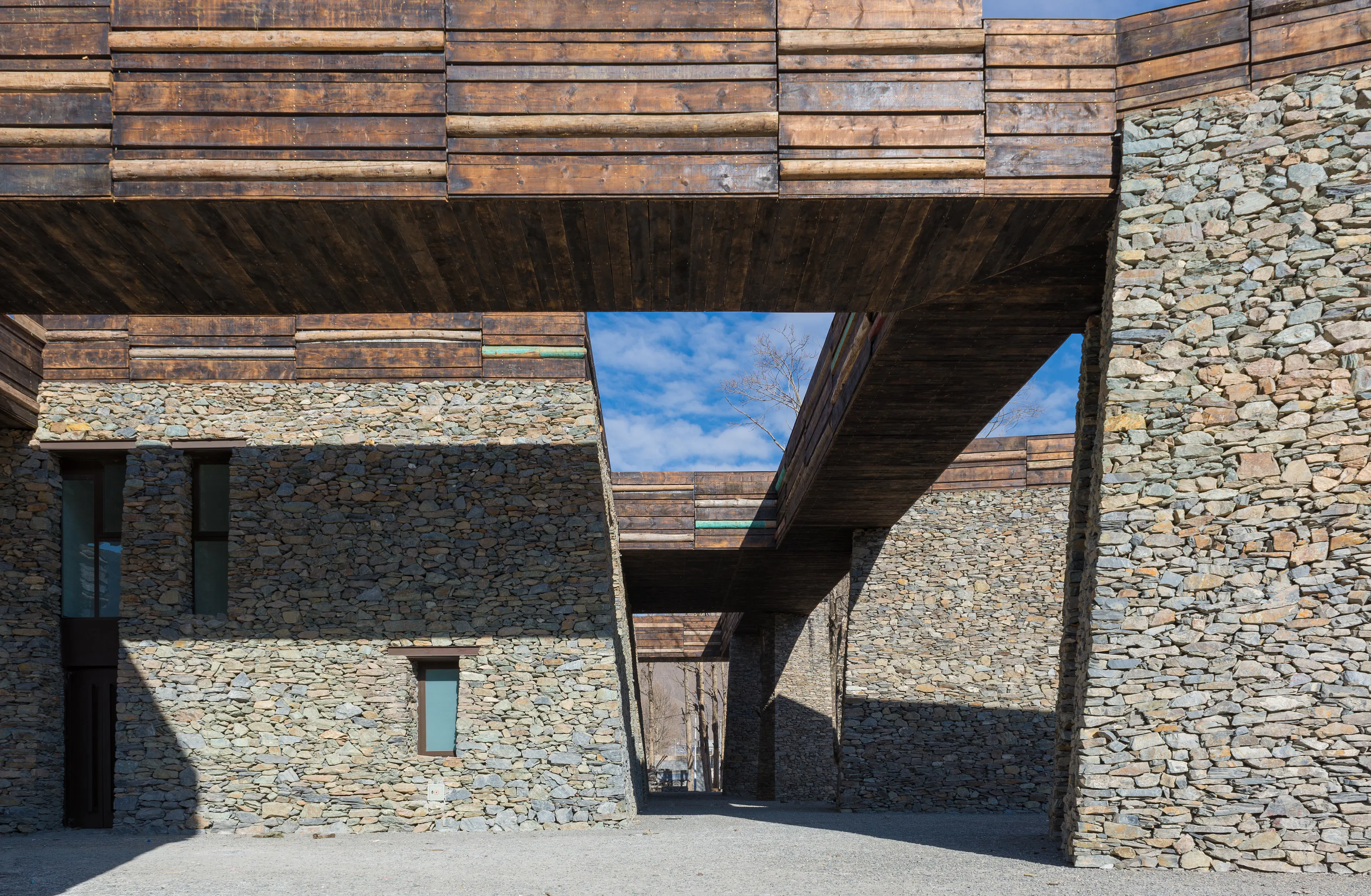 Conservation and Regeneration ofthe Qixia St, Characteristic Block in Weihai — 22