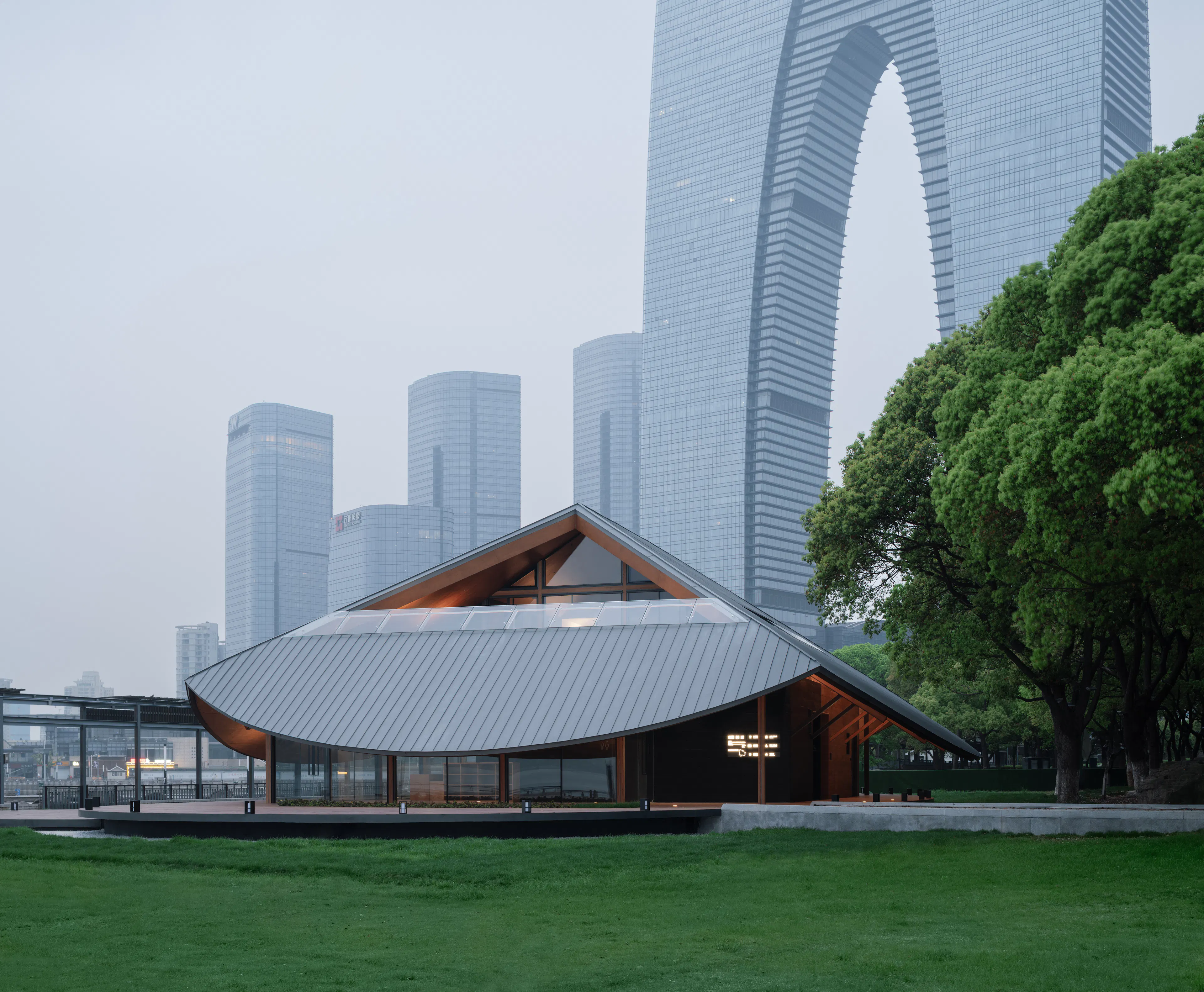 Jinji Lake Pavilion — 1