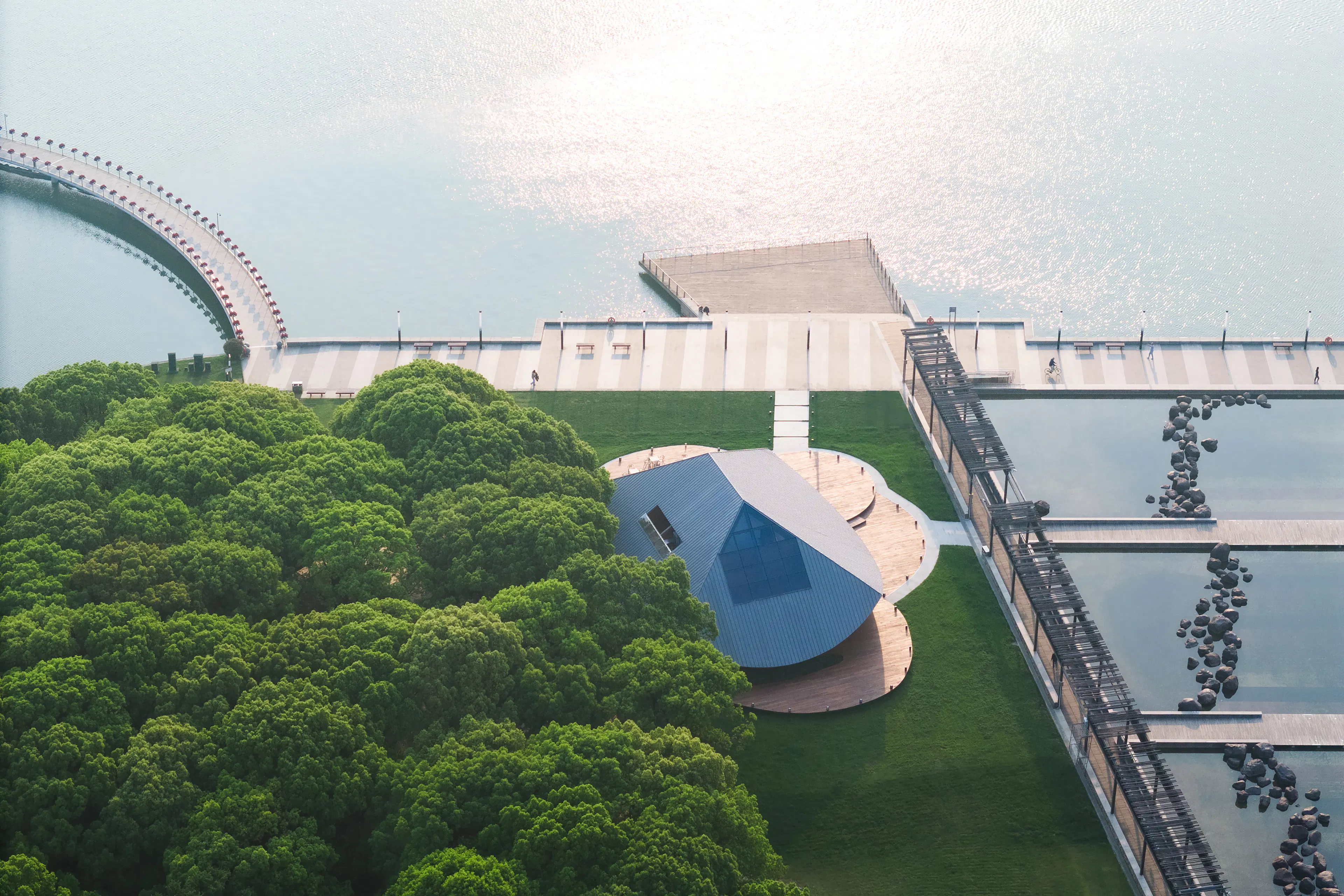 Jinji Lake Pavilion — 2