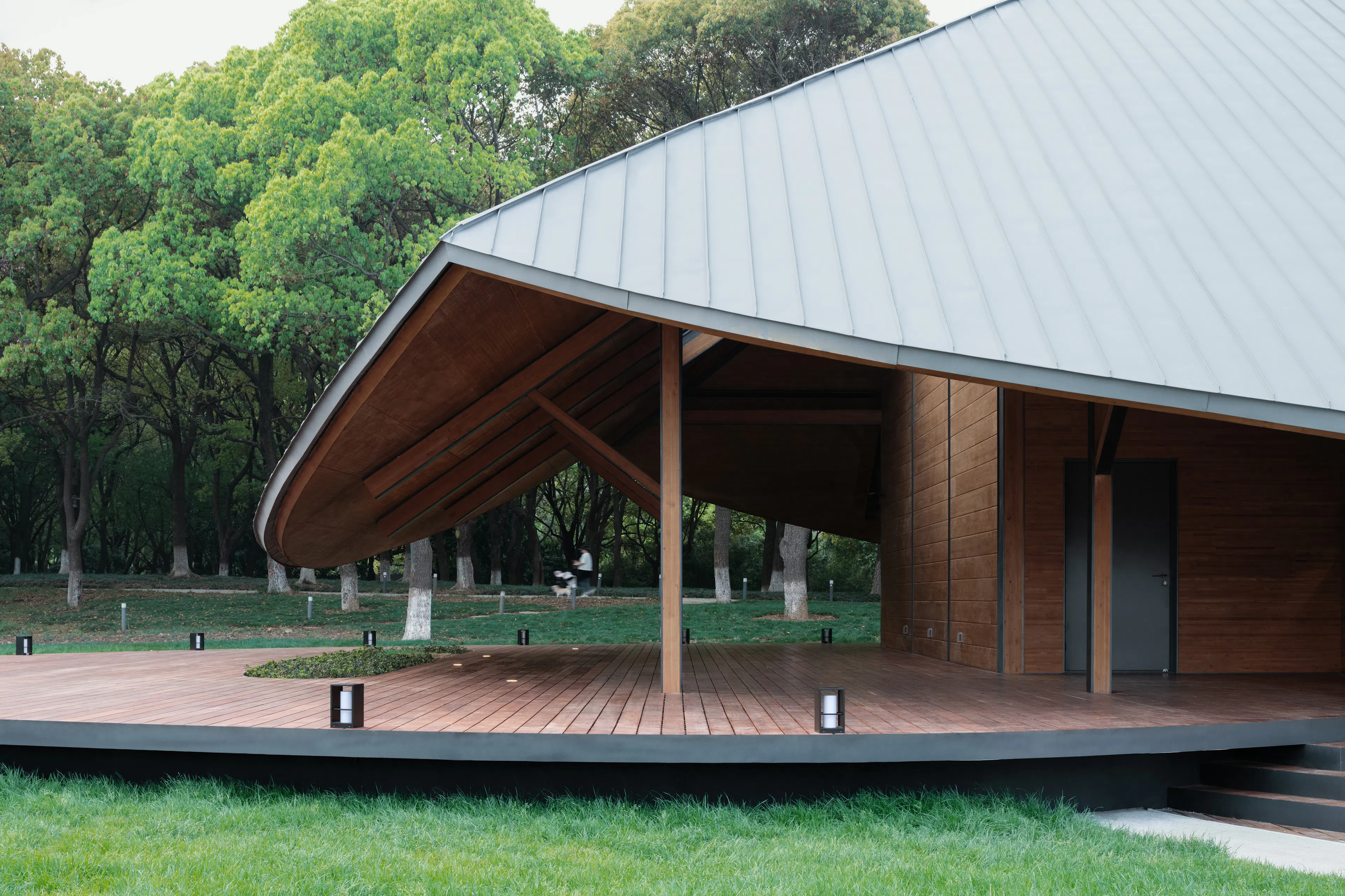 Jinji Lake Pavilion — 6