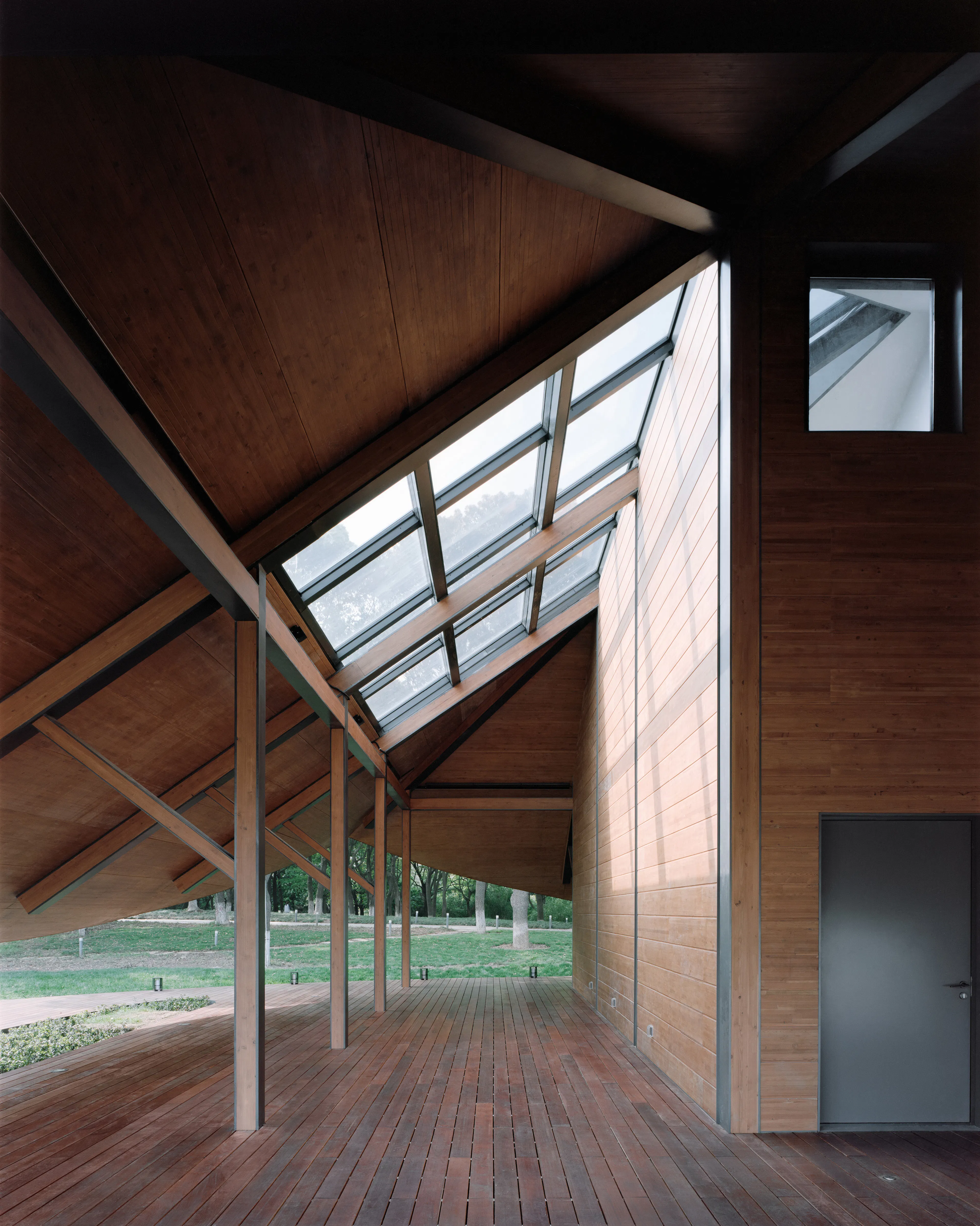 Jinji Lake Pavilion — 7