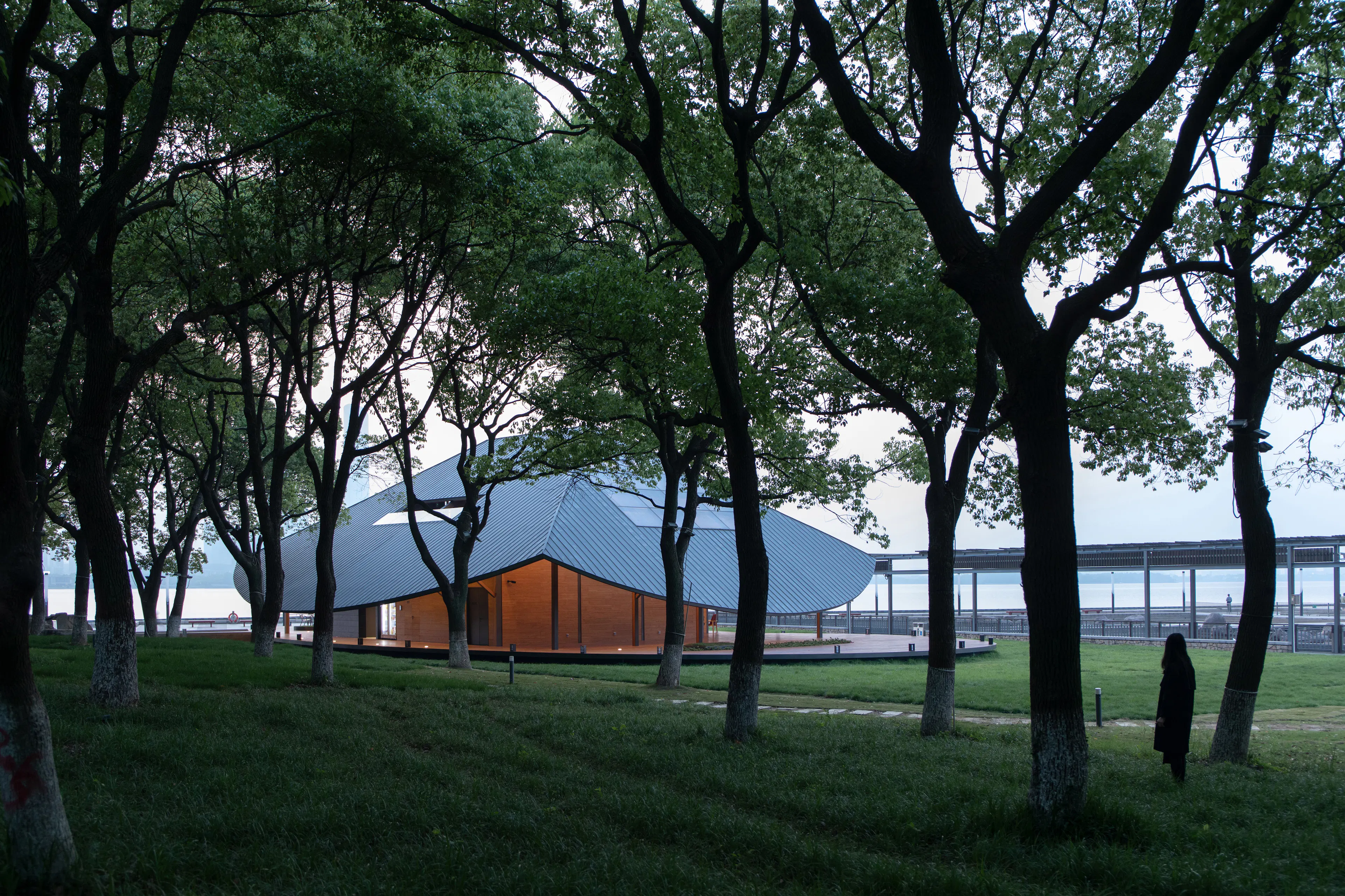 Jinji Lake Pavilion — 5