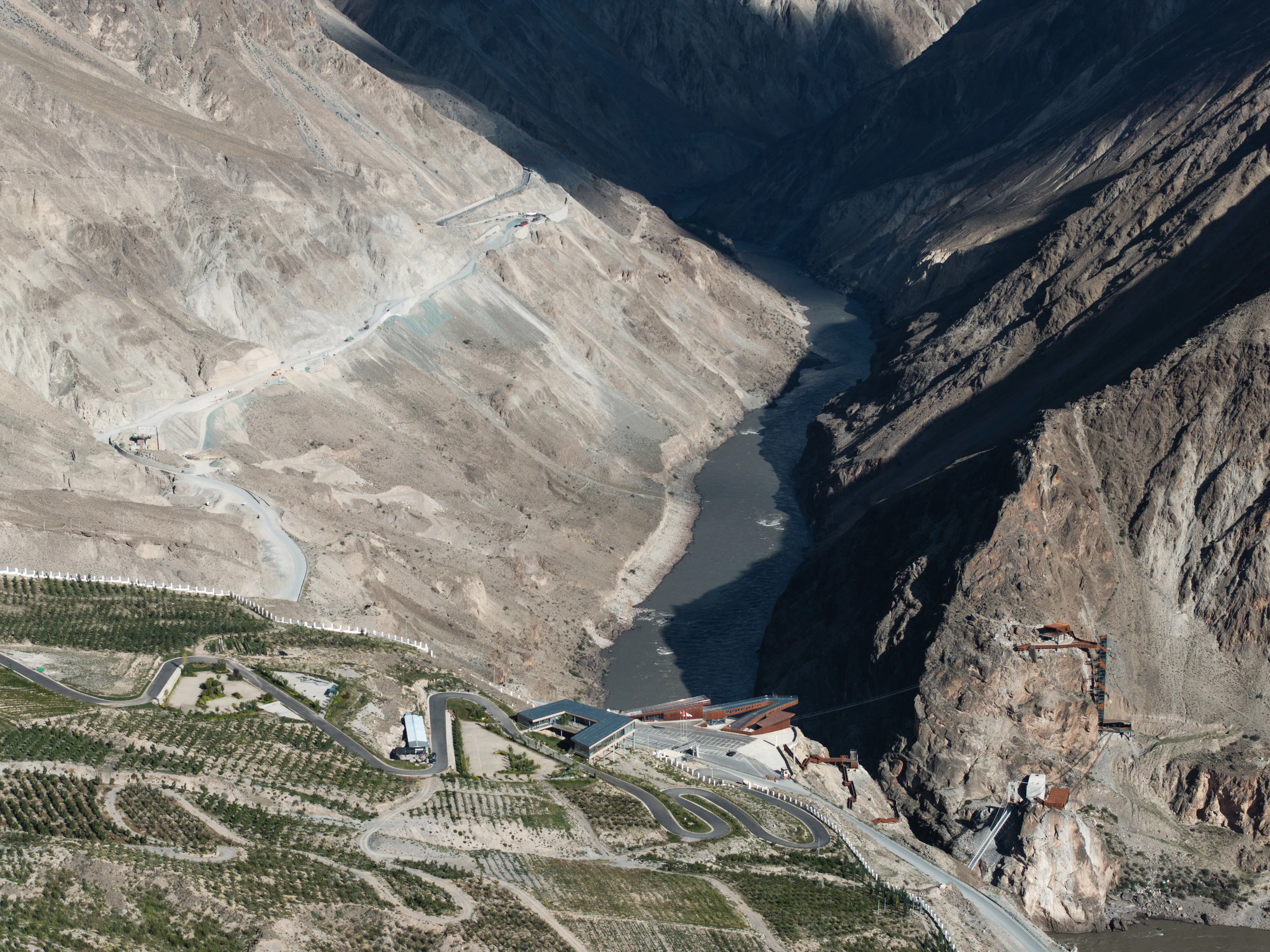 Nujiang River 72 Turns Canyon Scenic Area — 52