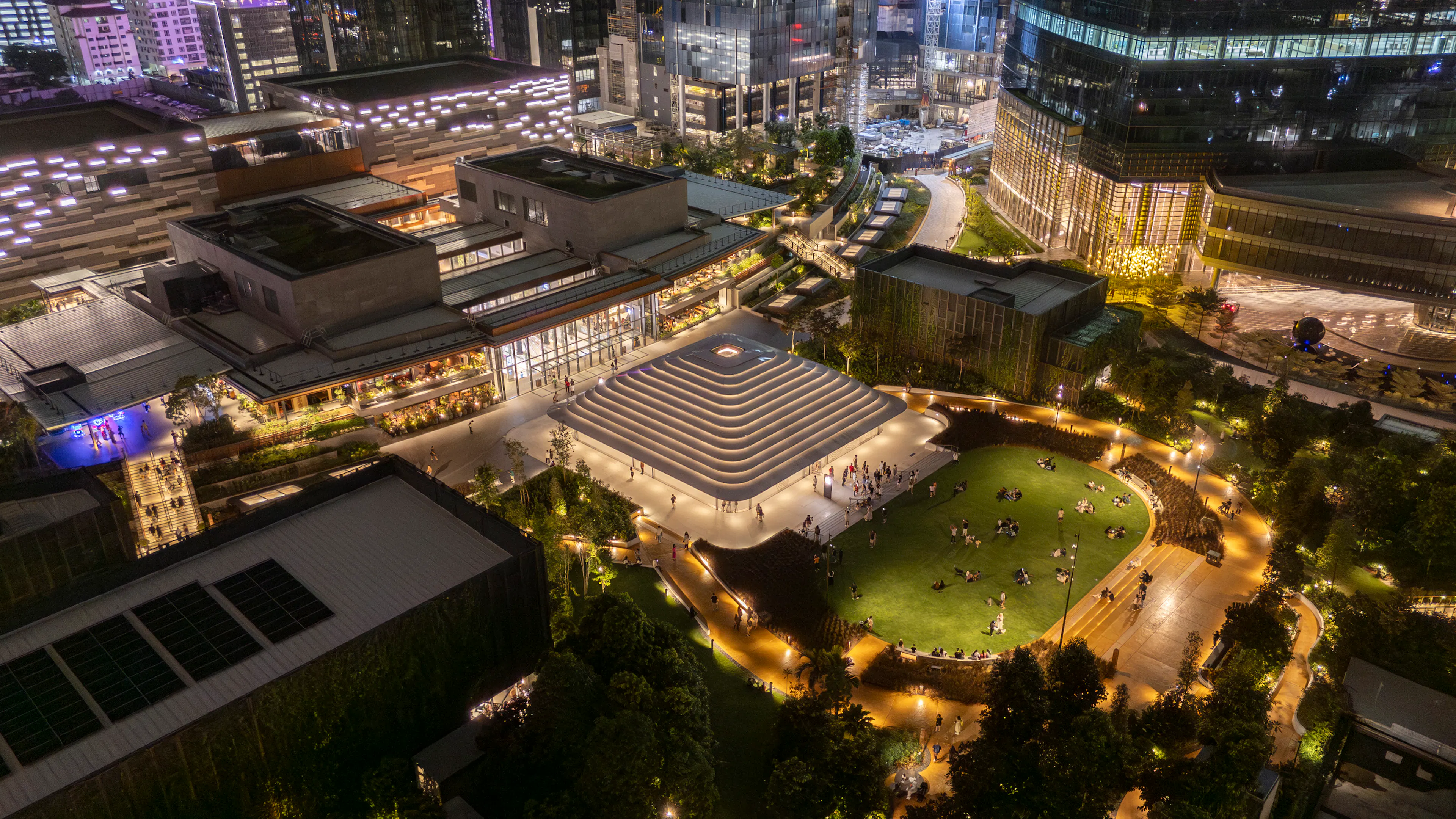 Apple The Exchange TRX — 16