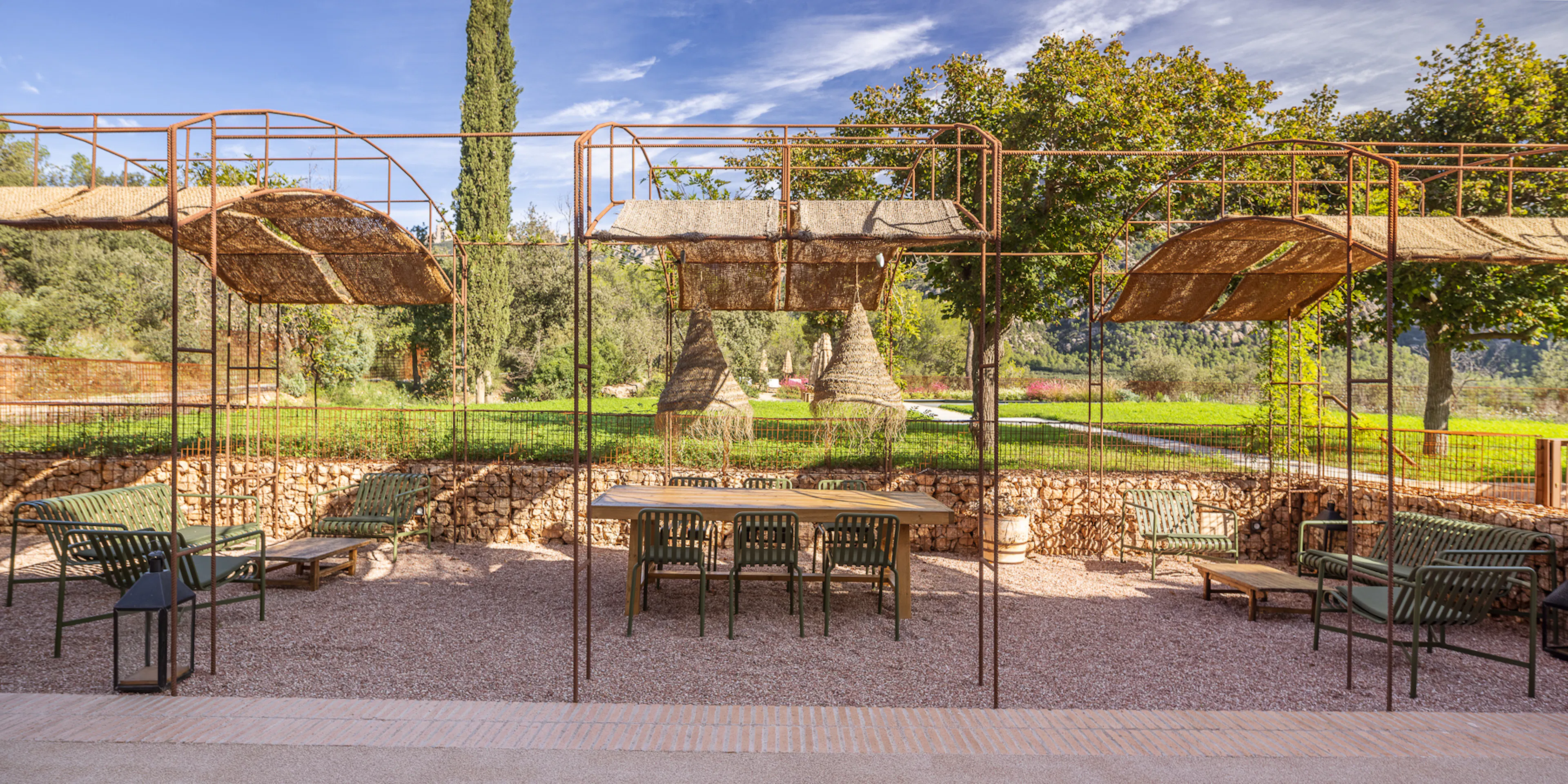 Hotel Masía Can Farrés. Restoring the links between architecture and landscape — 3