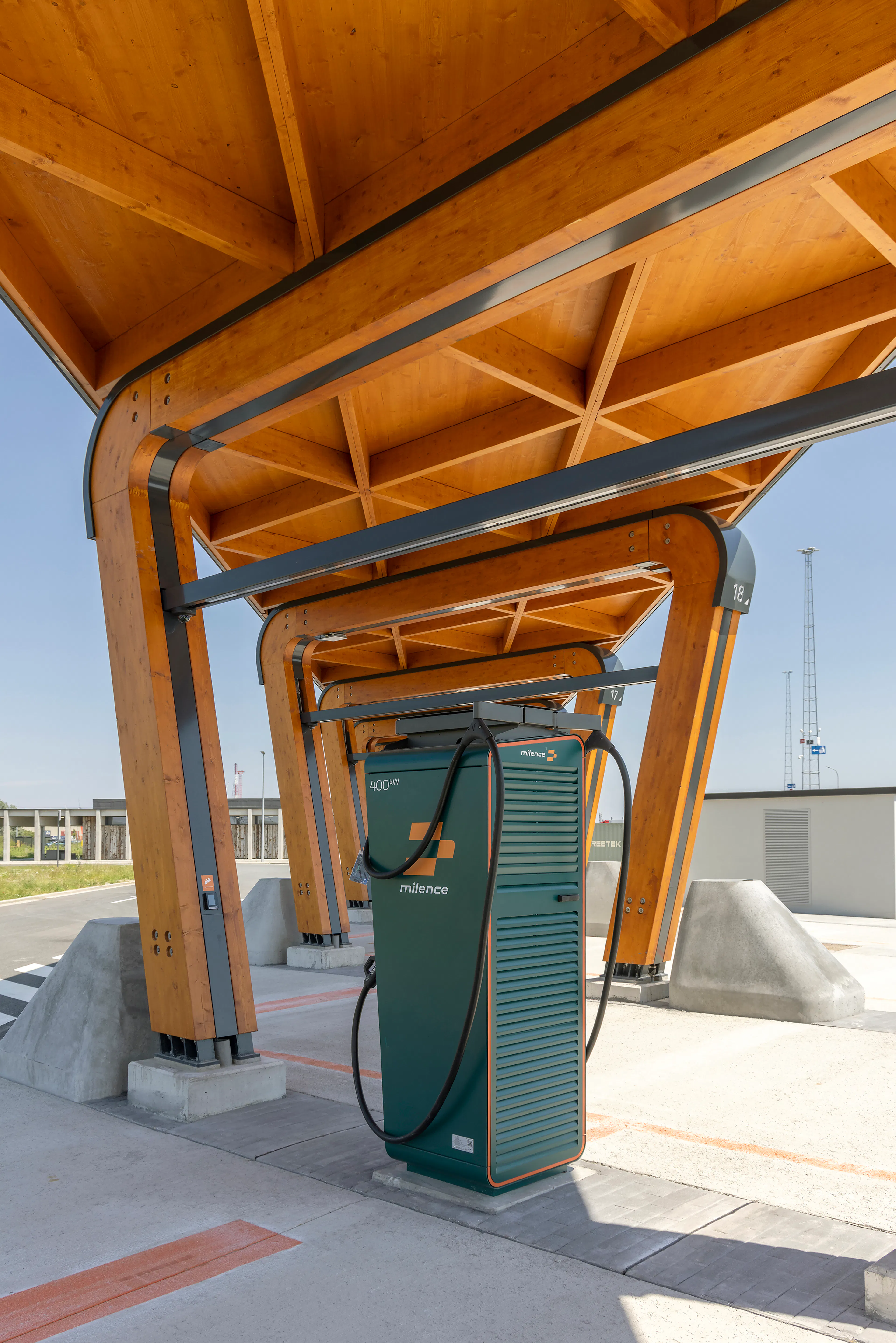 Milence Truck Charging — 5