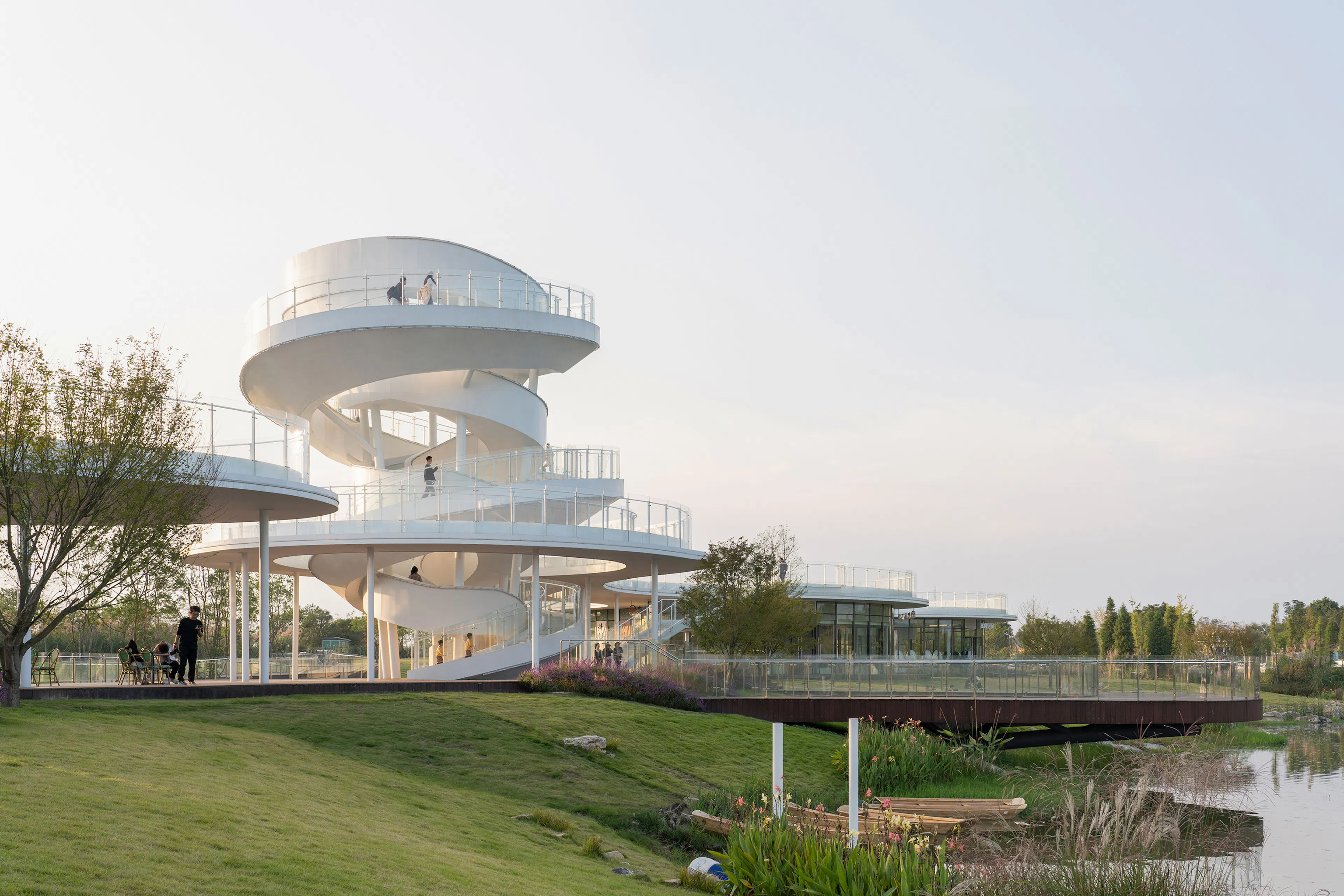 Lujiatan Wetland Park Commercial Service Center — 13