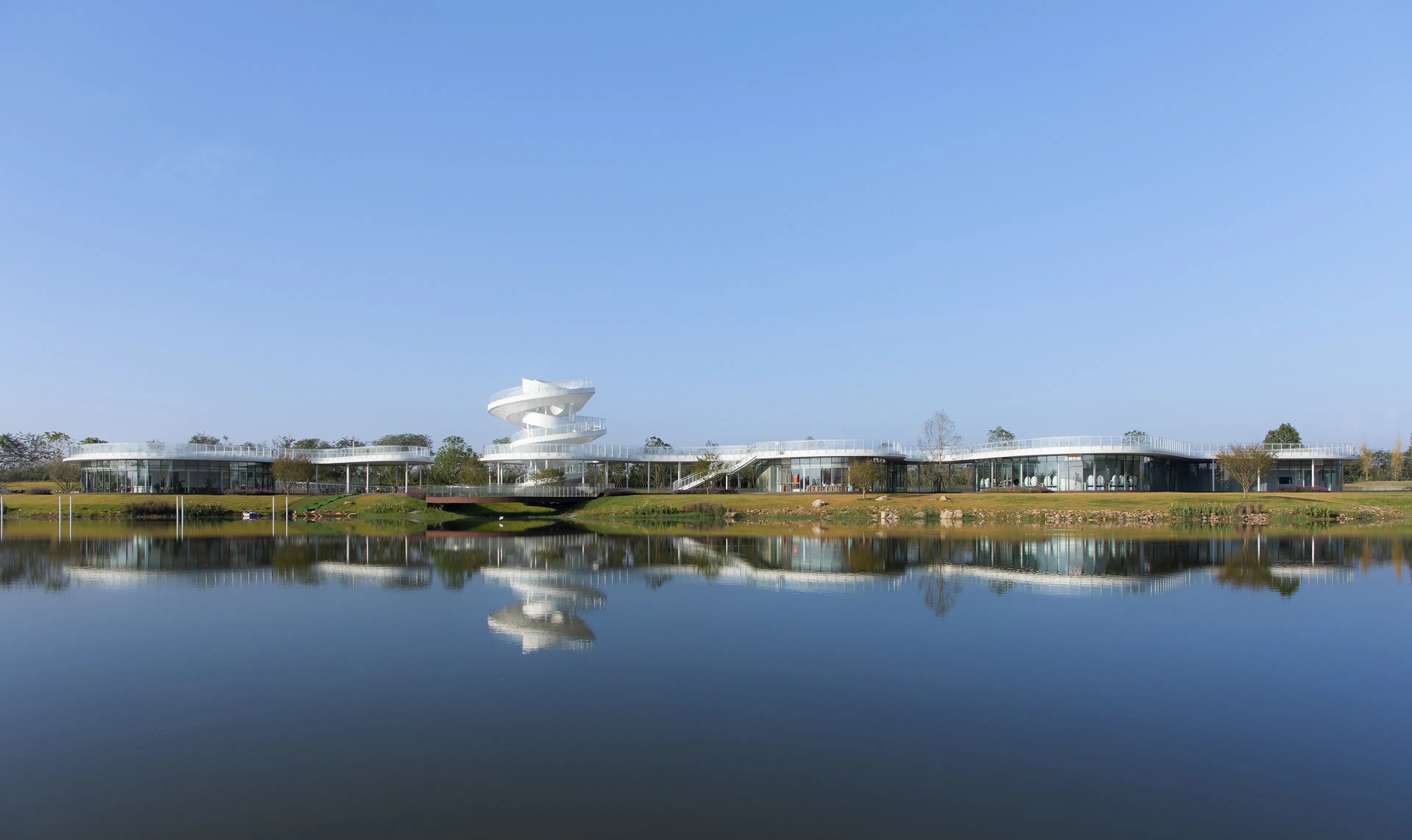 Lujiatan Wetland Park Commercial Service Center — 12