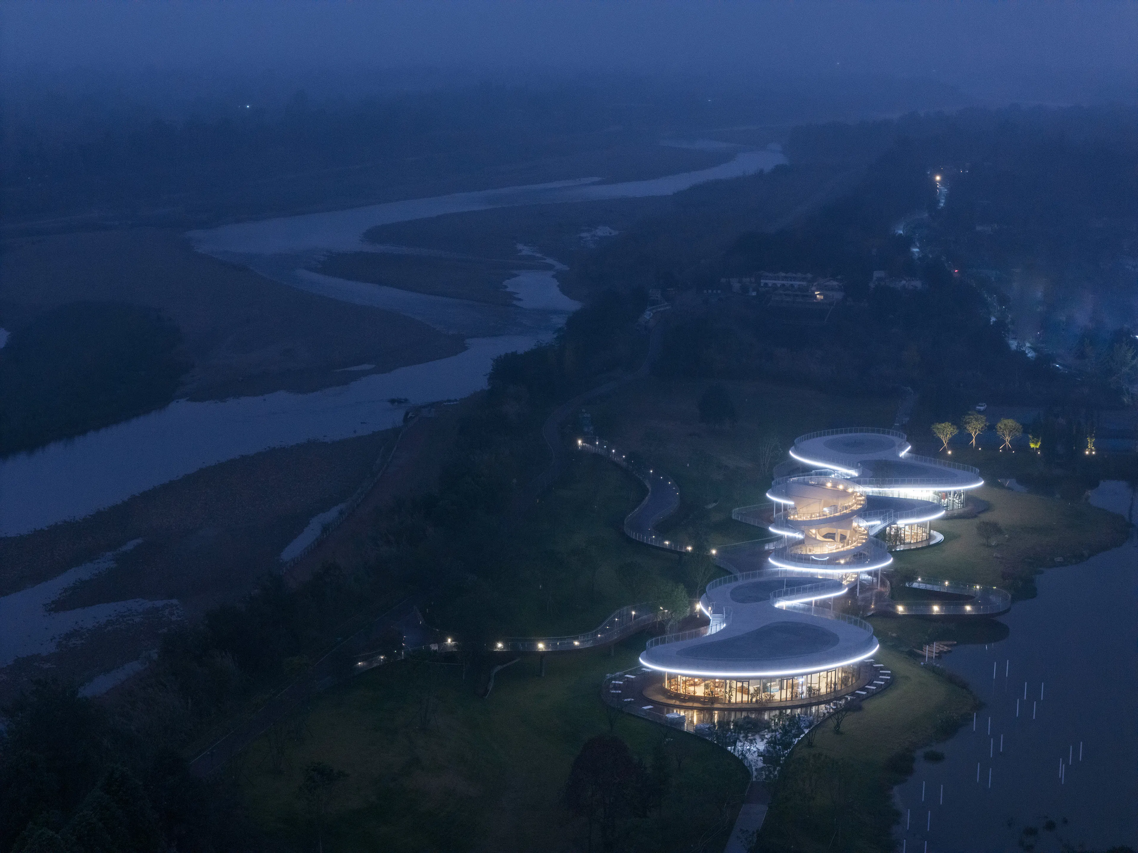 Lujiatan Wetland Park Commercial Service Center — 45