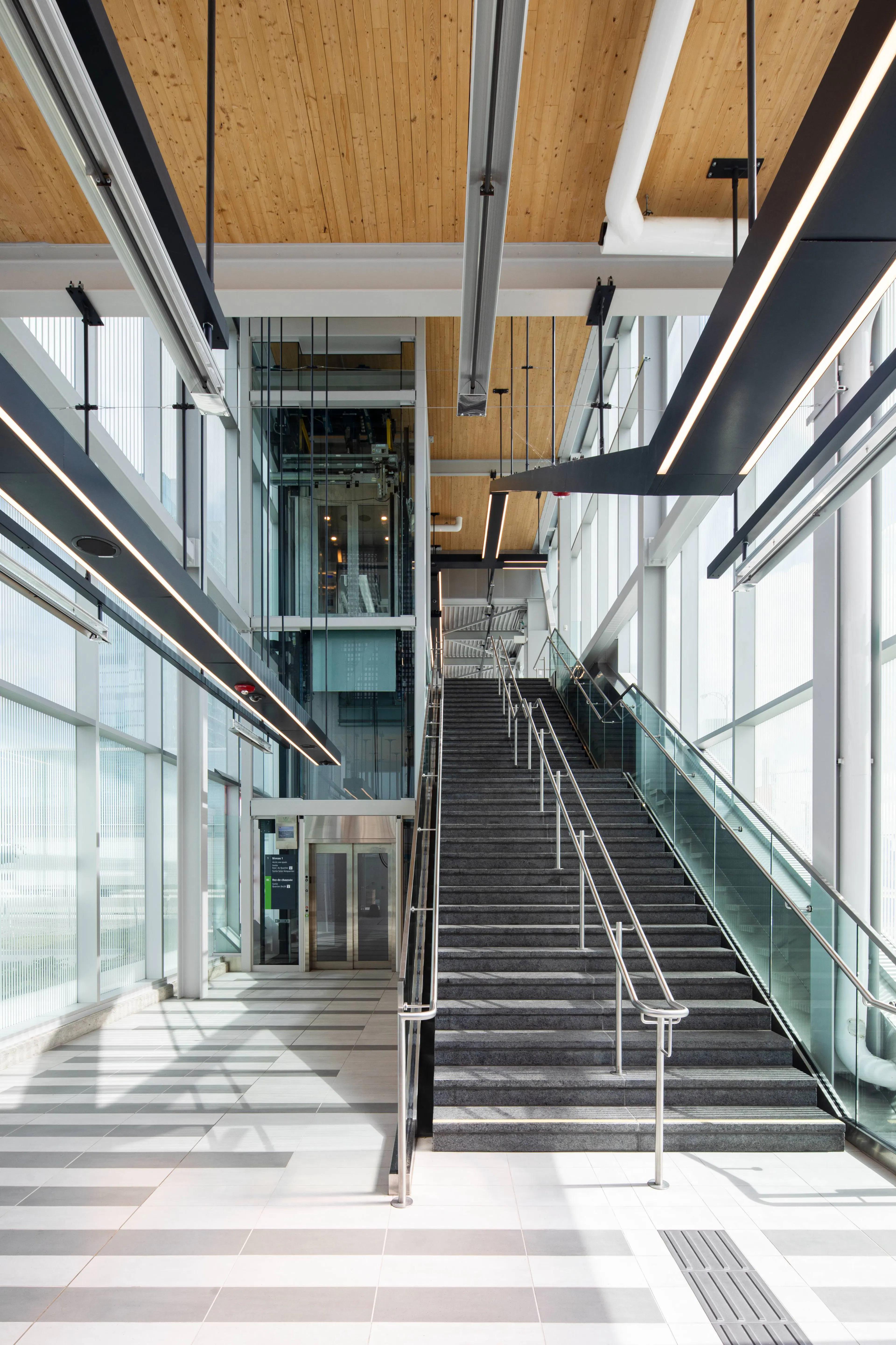 REM- Station du Quartier — 8