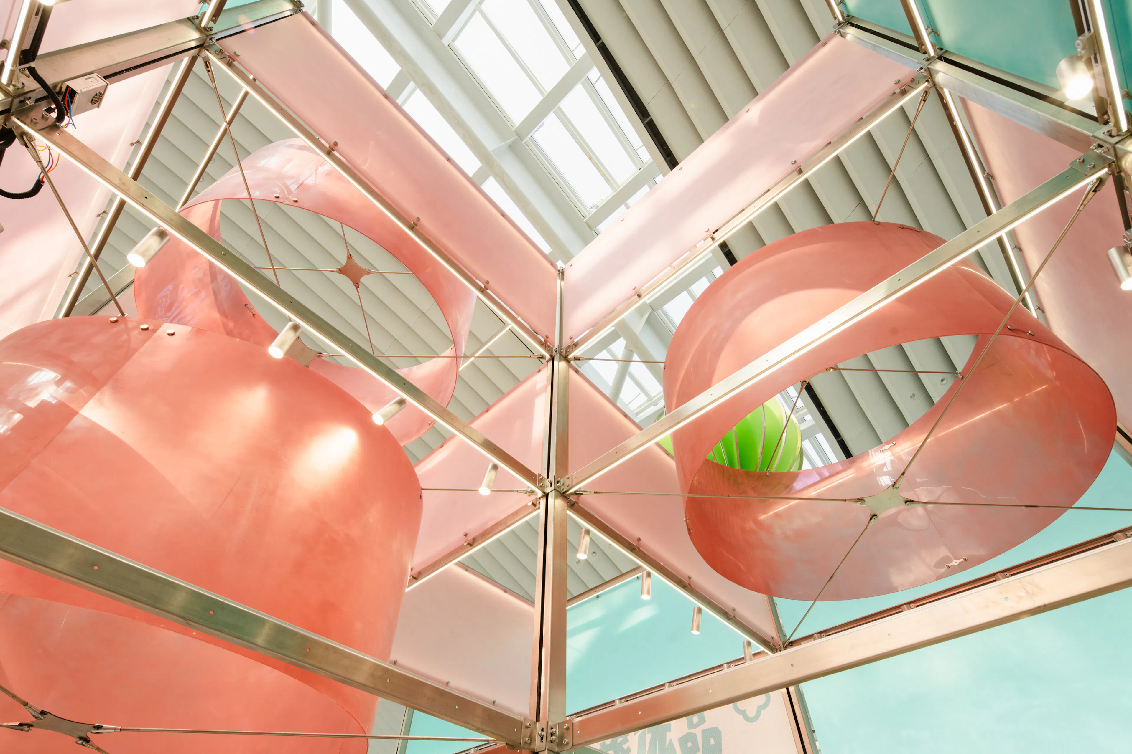 Design of kiosks and observation decks in Wuhan Tianhe Airport T2—Towards a light architecture — 19