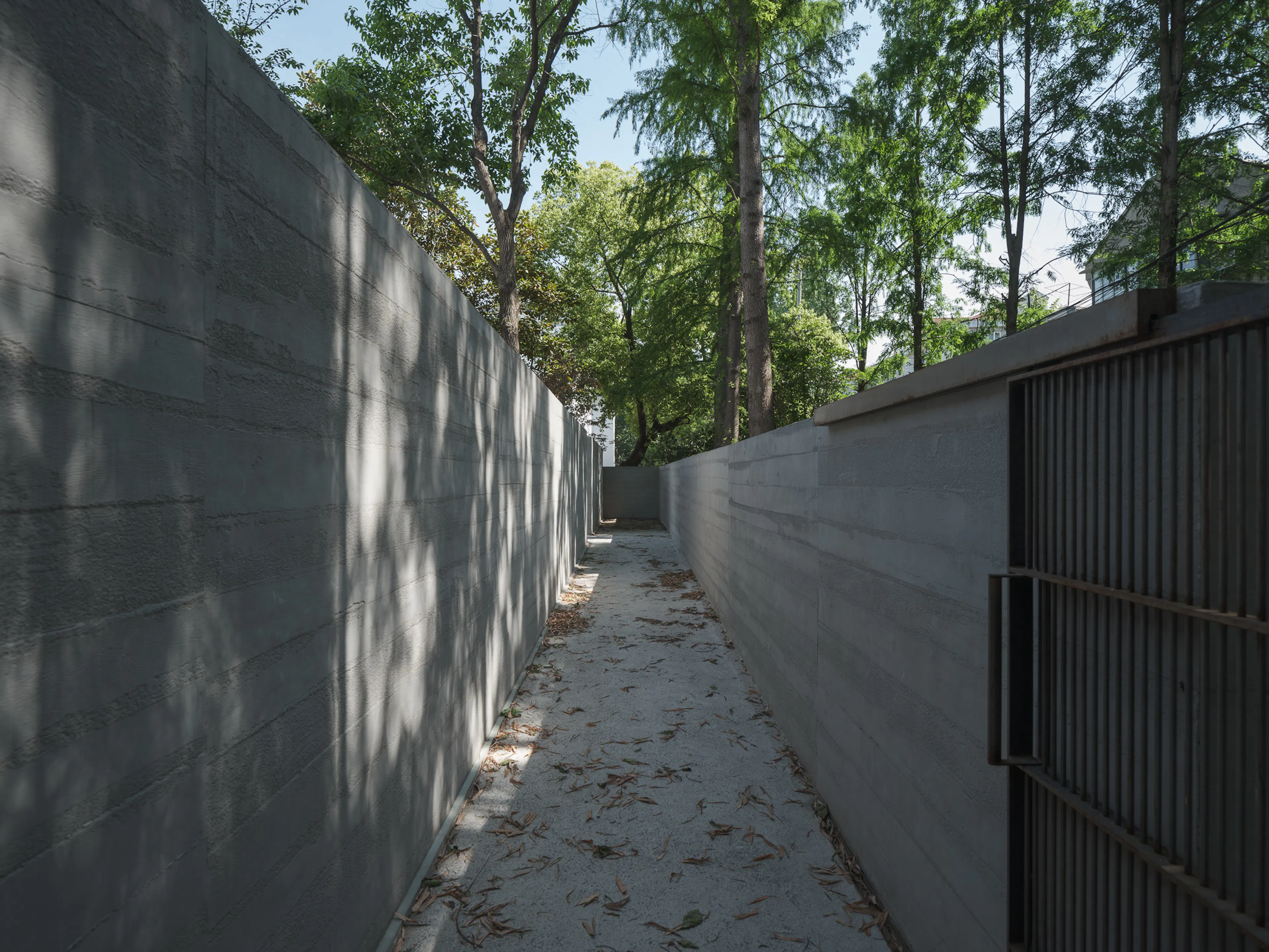 The Breeze Hall—Between the sacred and the mundane — 33