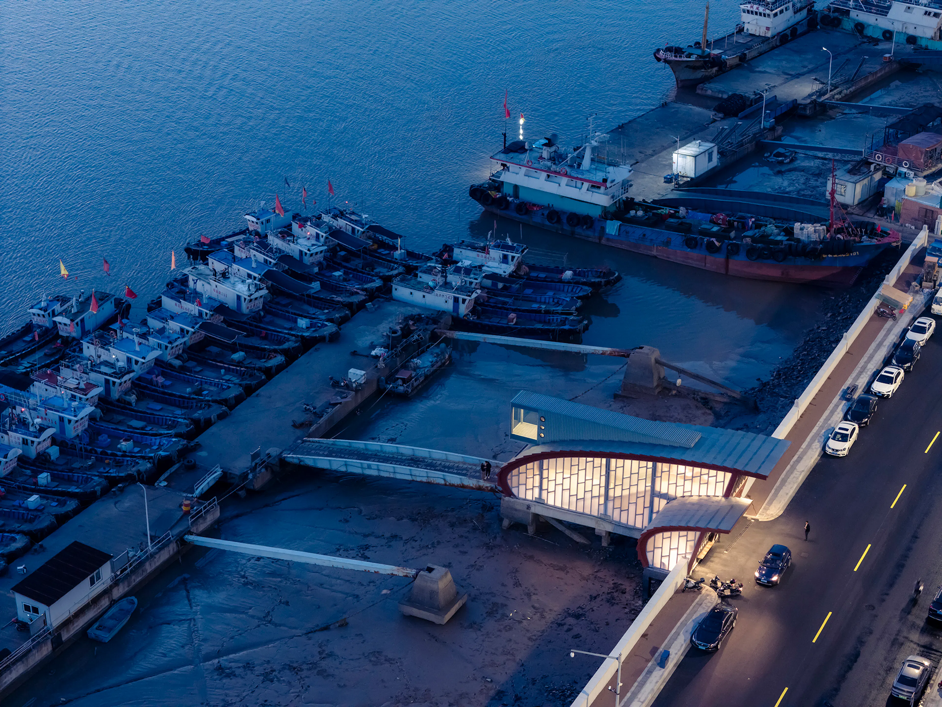 Fishermen Light Cinema-Dongmen Pier Renovation