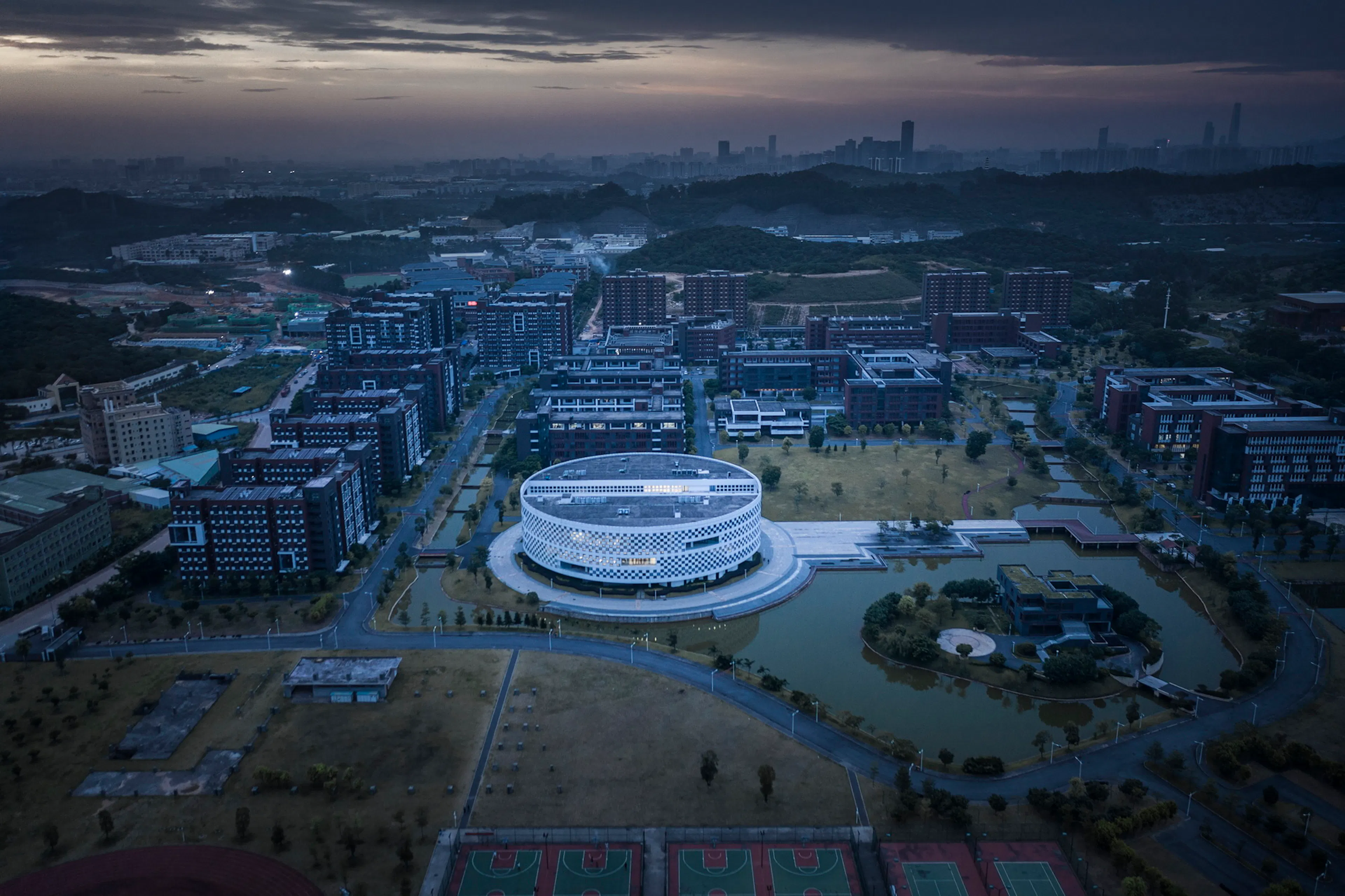 Library of Guangdong Vocational College of Hotel Management — 3