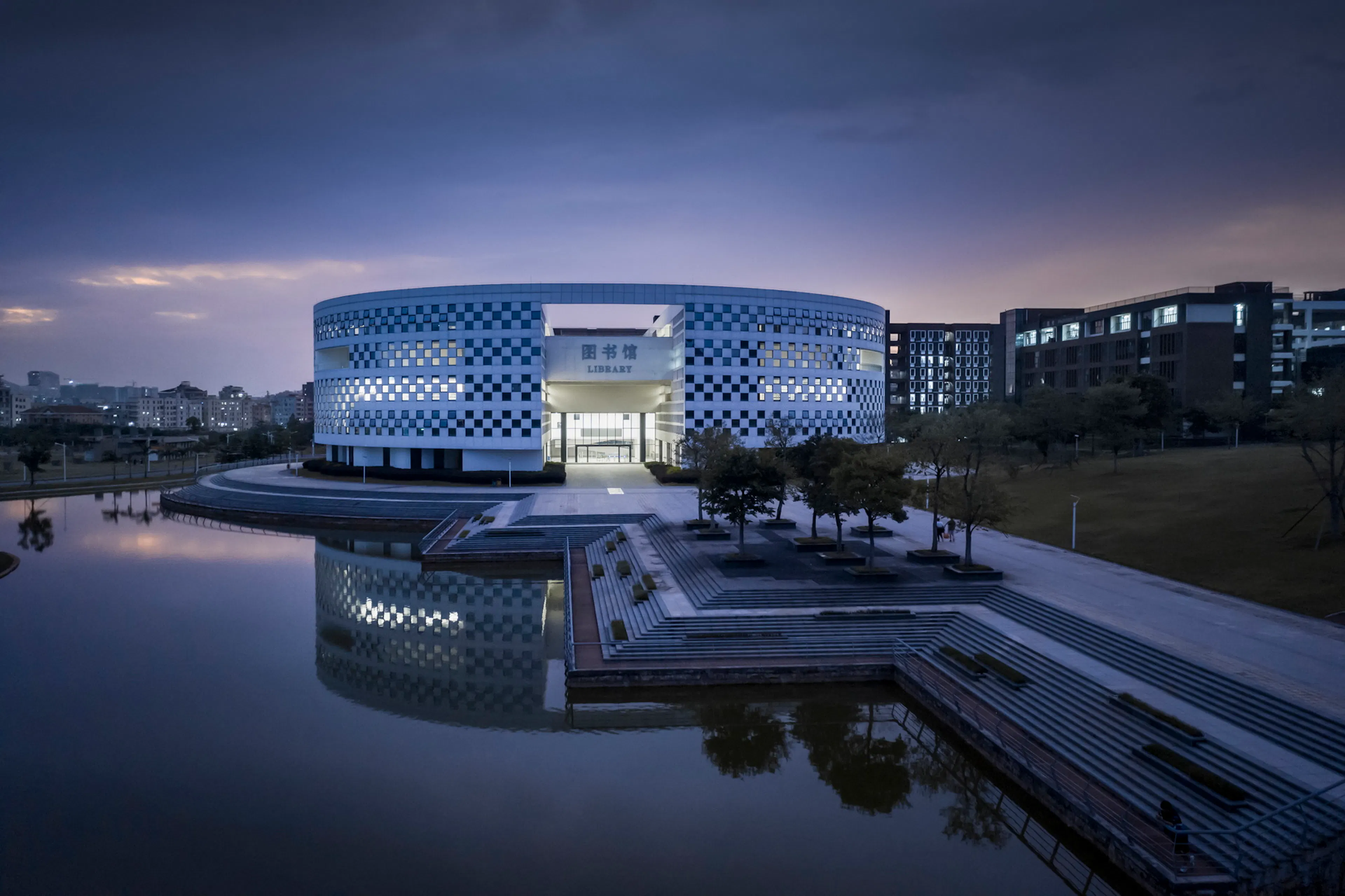 Library of Guangdong Vocational College of Hotel Management — 5